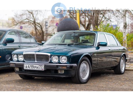 а419рн77, Daimler Double Six