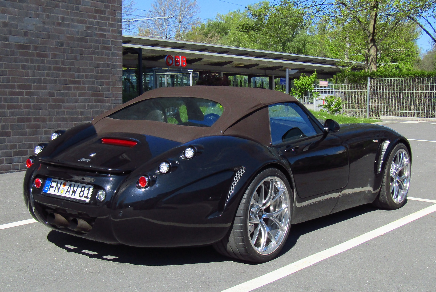 FN AW 81, Wiesmann MF5 