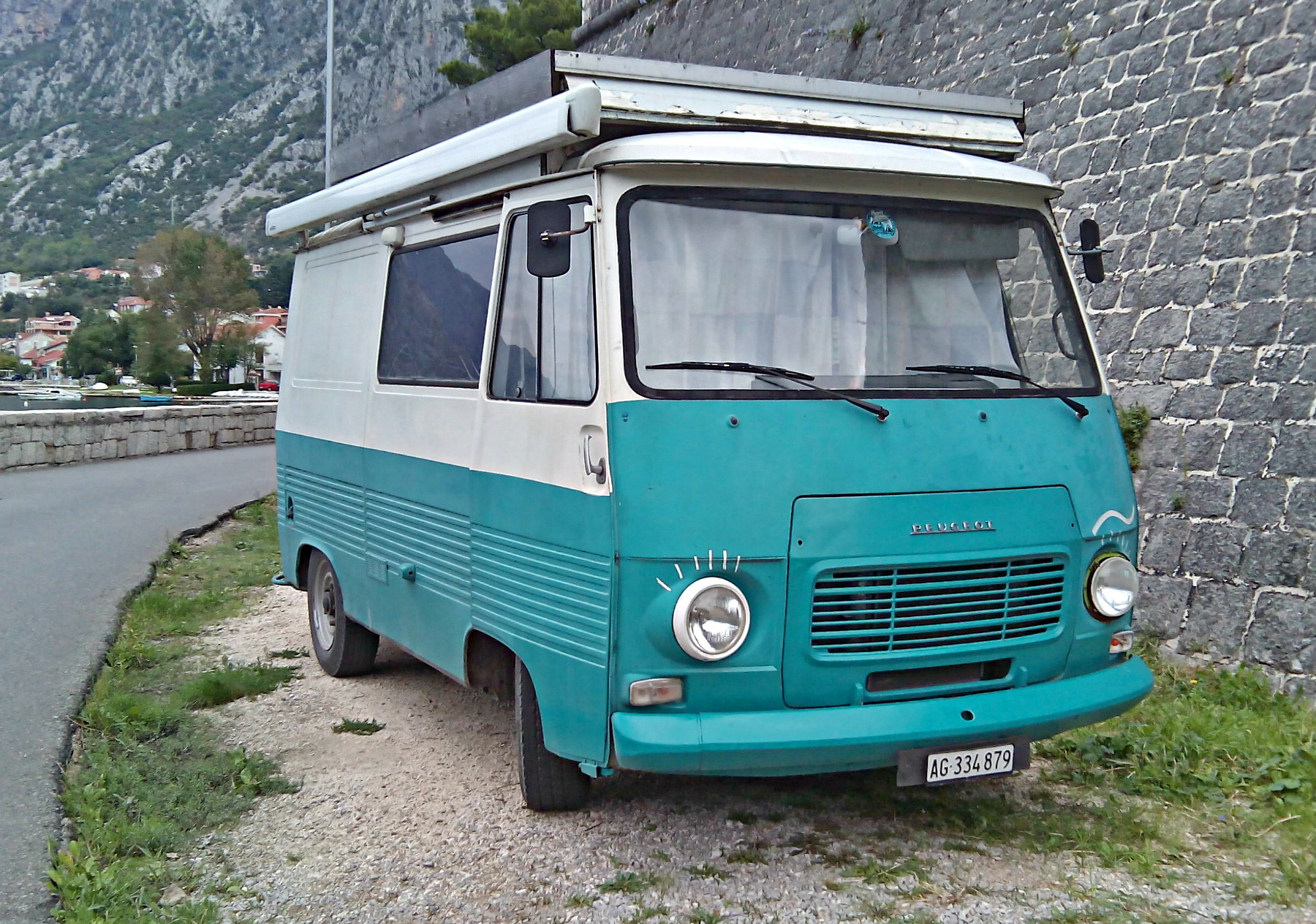 AG 334879, Peugeot J7 