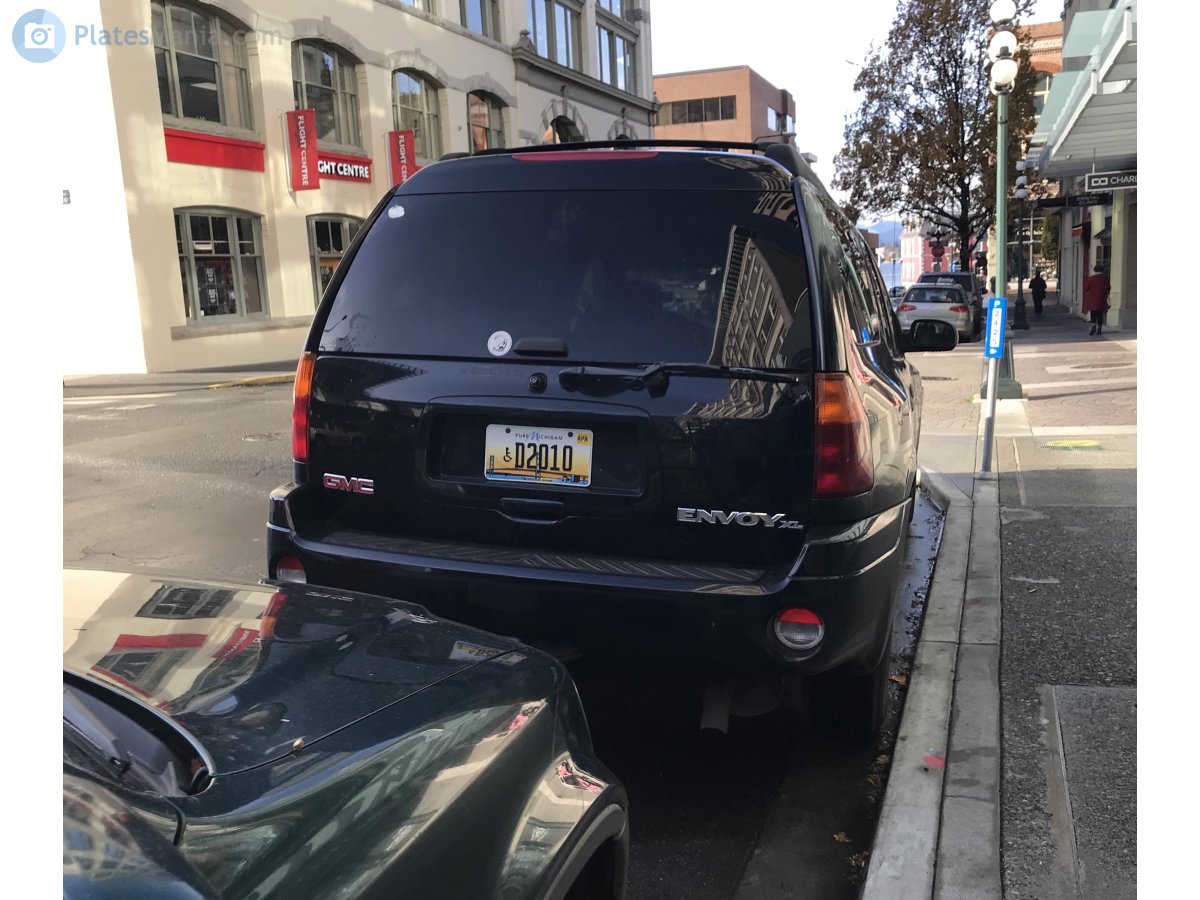 D2010, GMC Envoy 2nd gen XL (GMT370), 2002–2006