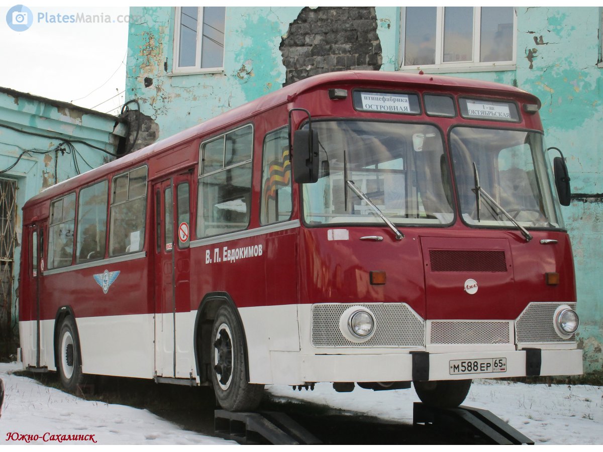 м 588 ер 65, LiAZ 677 