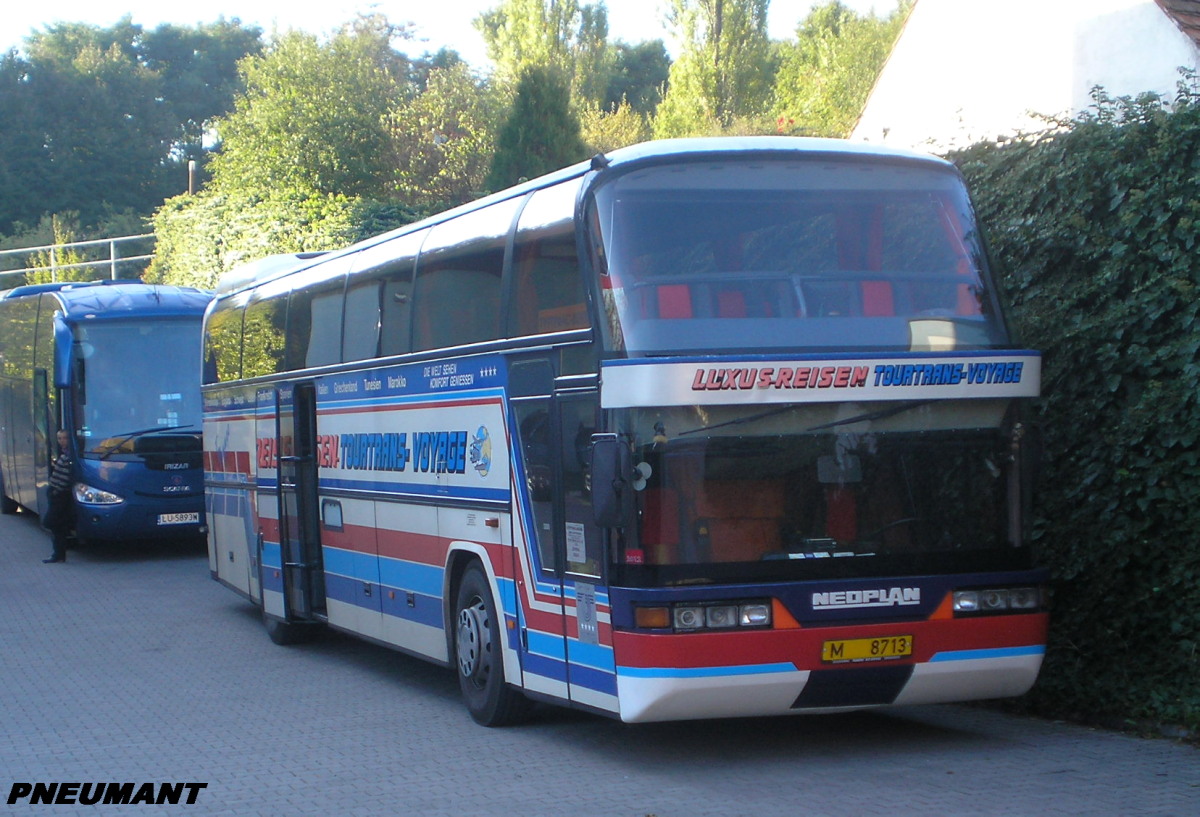 M 8713, Neoplan Spaceliner 