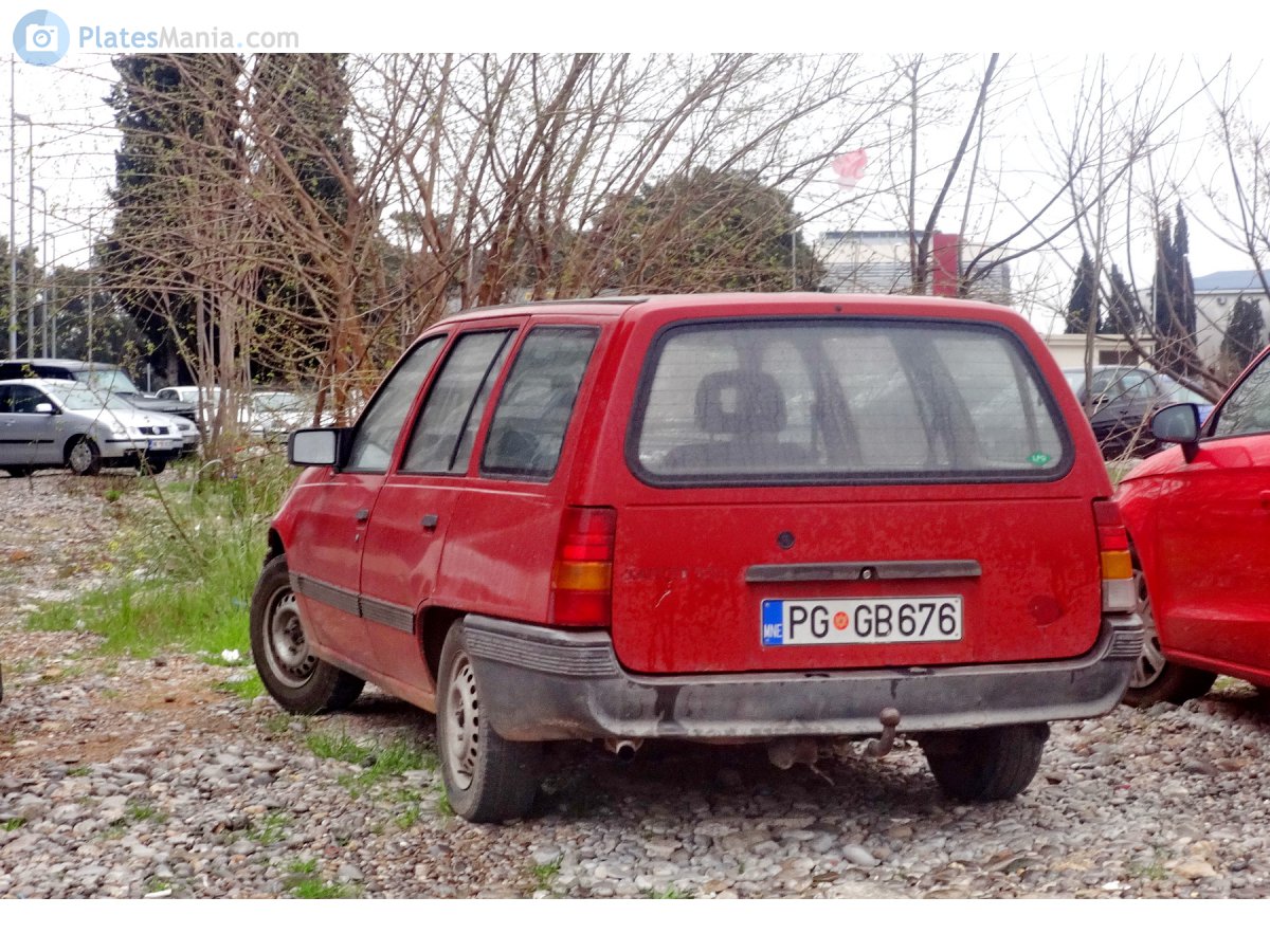 PG GB676, Opel Kadett 5th gen 5-door Caravan (E; T85), 1984–1991
