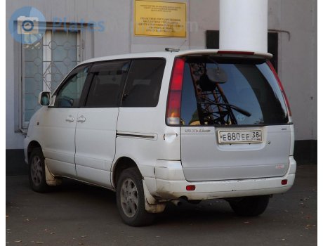 е880ее38, Toyota TownAce
