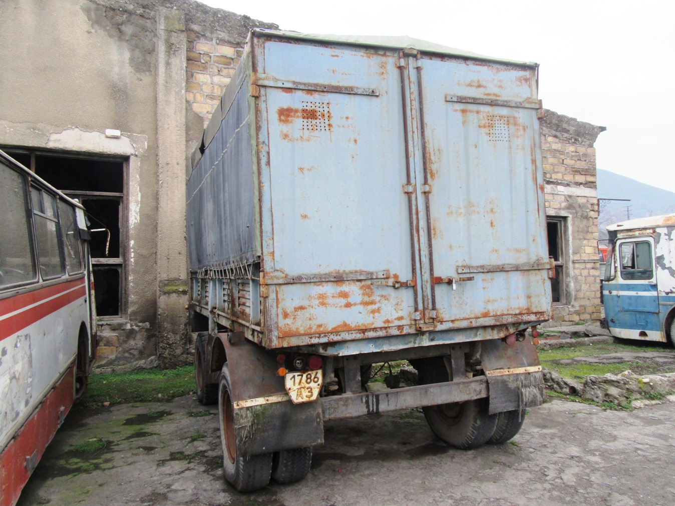 1786 АЗ, Trailers (1977) 