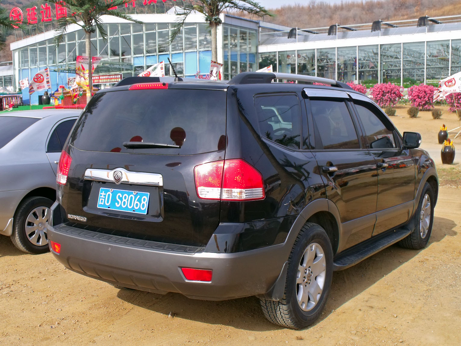 吉O·S8068, Kia Borrego 1st gen (HM; NA-market), 2009–2011