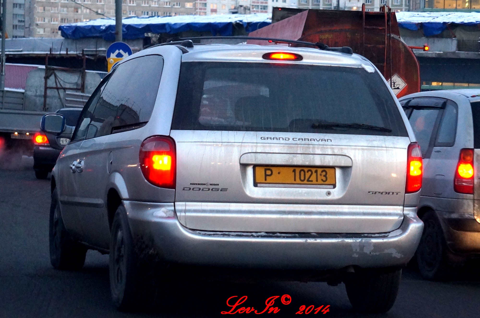 P 10213, Dodge Grand Caravan 4th gen (RS), 2000–2007