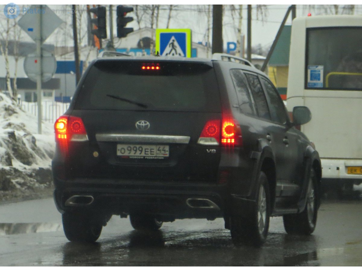 о 999 ее 44, Toyota Land Cruiser 200 (J200), 1st facelift, 2011–2015