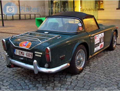 1-EMW-689, Triumph TR250