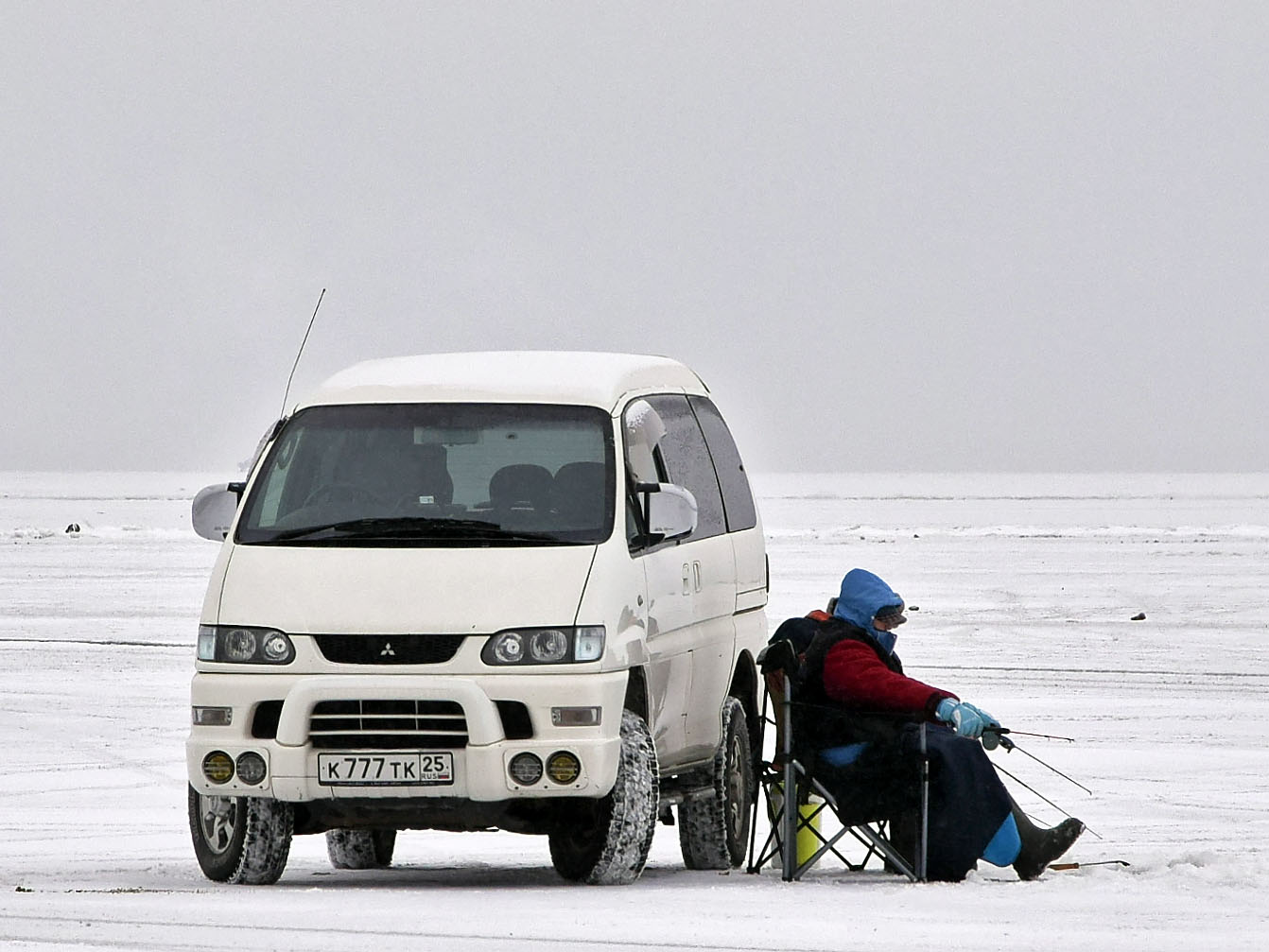 к 777 тк 25, Mitsubishi Delica 4th gen Space Gear, 1994­–2007