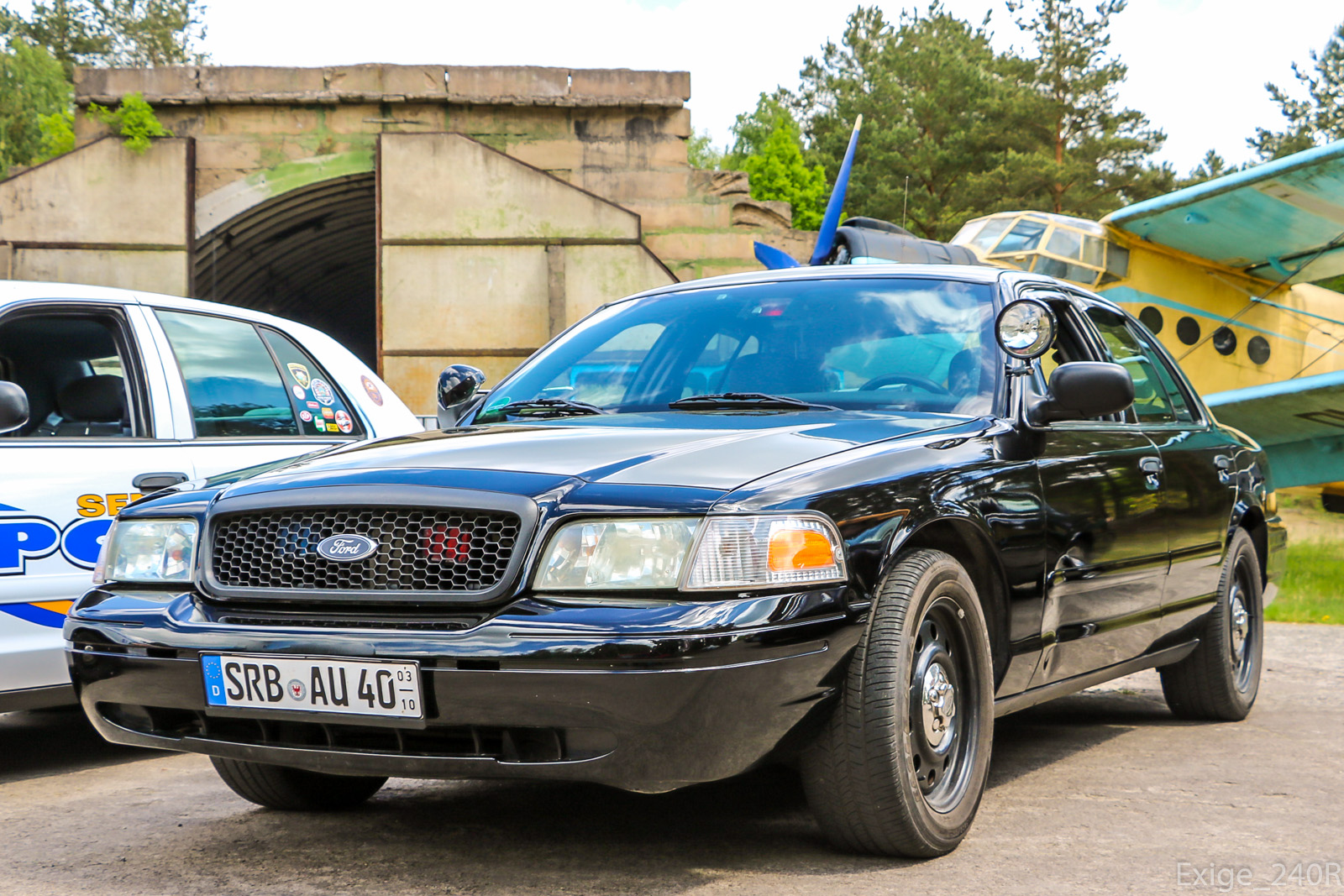 SRB AU 40 (03/10), Ford Crown Victoria 2nd gen (EN114), 1997–2012