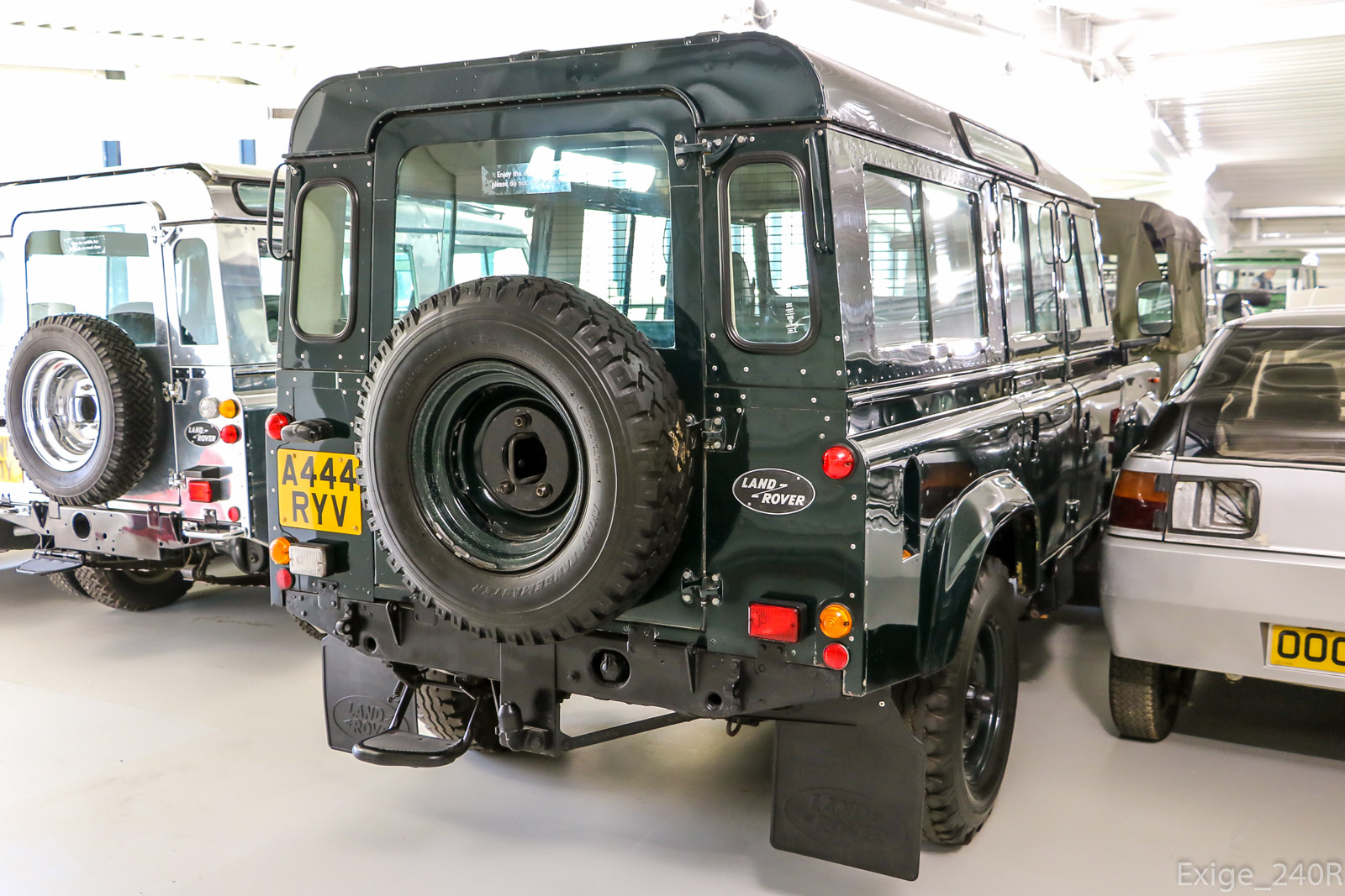 A444RYV, Land Rover Defender 1st gen 110