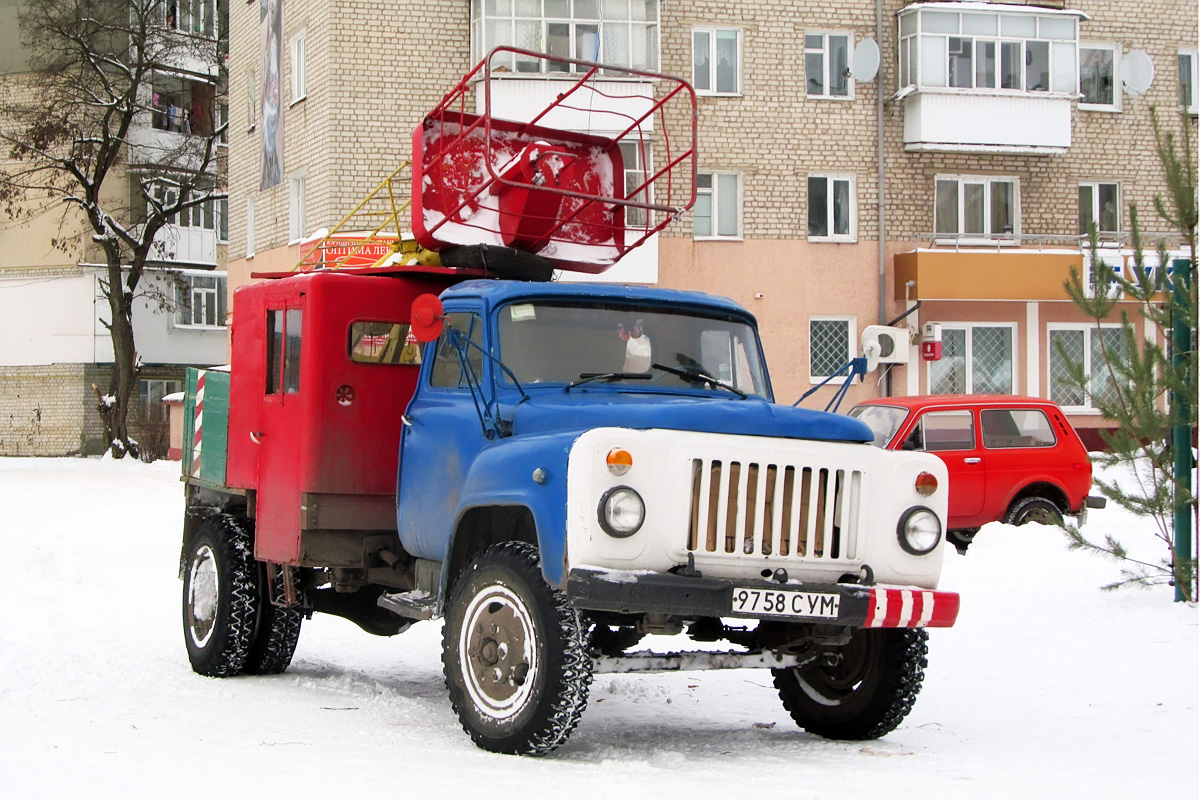 9758 СУМ, GAZ 52/53 