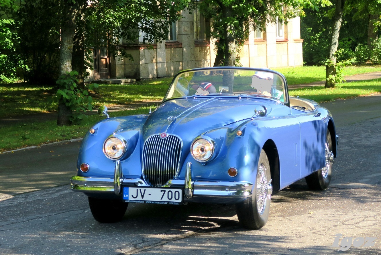 JV-700, Jaguar XK150 