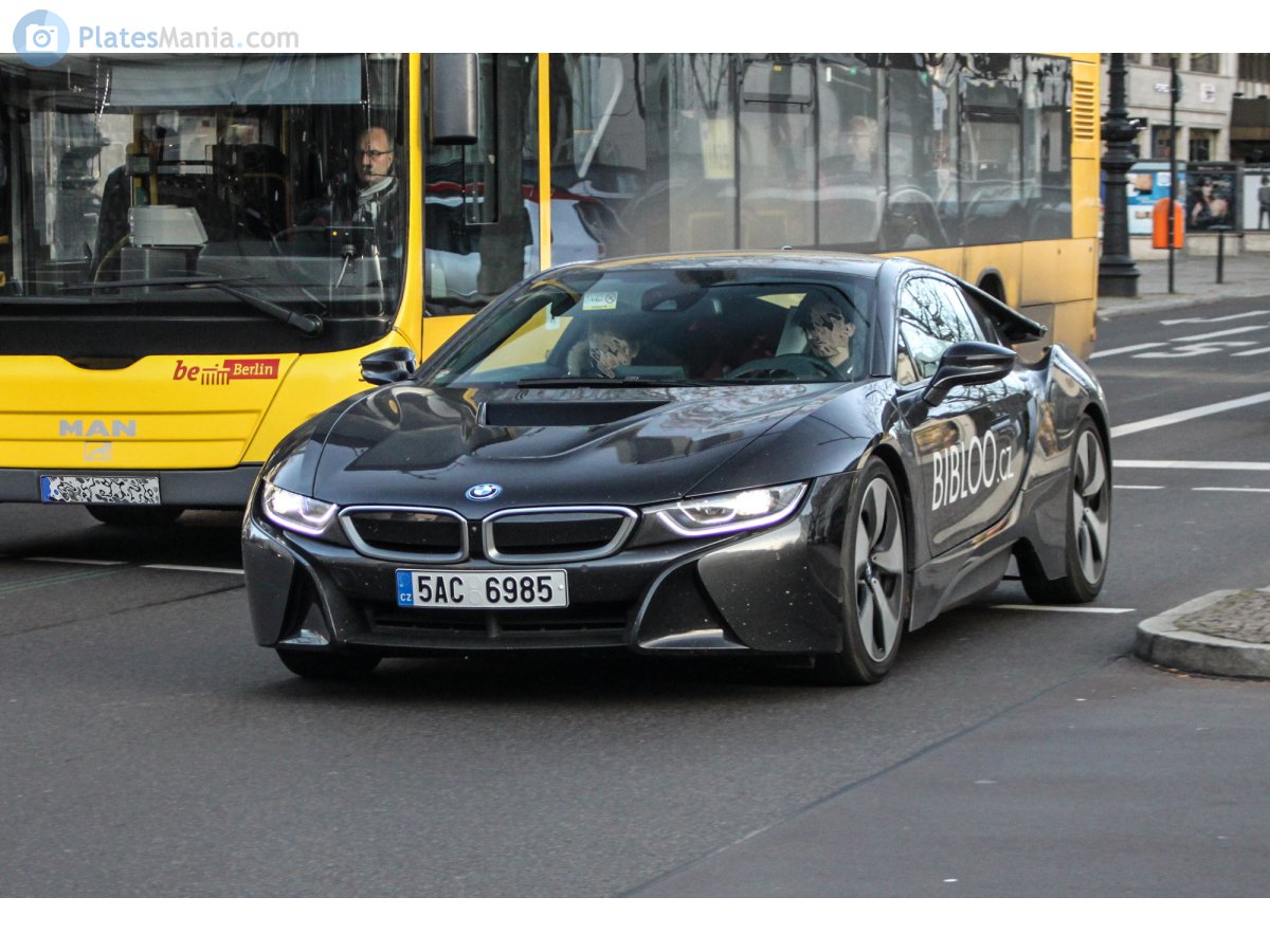 5AC 6985, BMW i8 1st gen Coupé (I12), 2014–2020