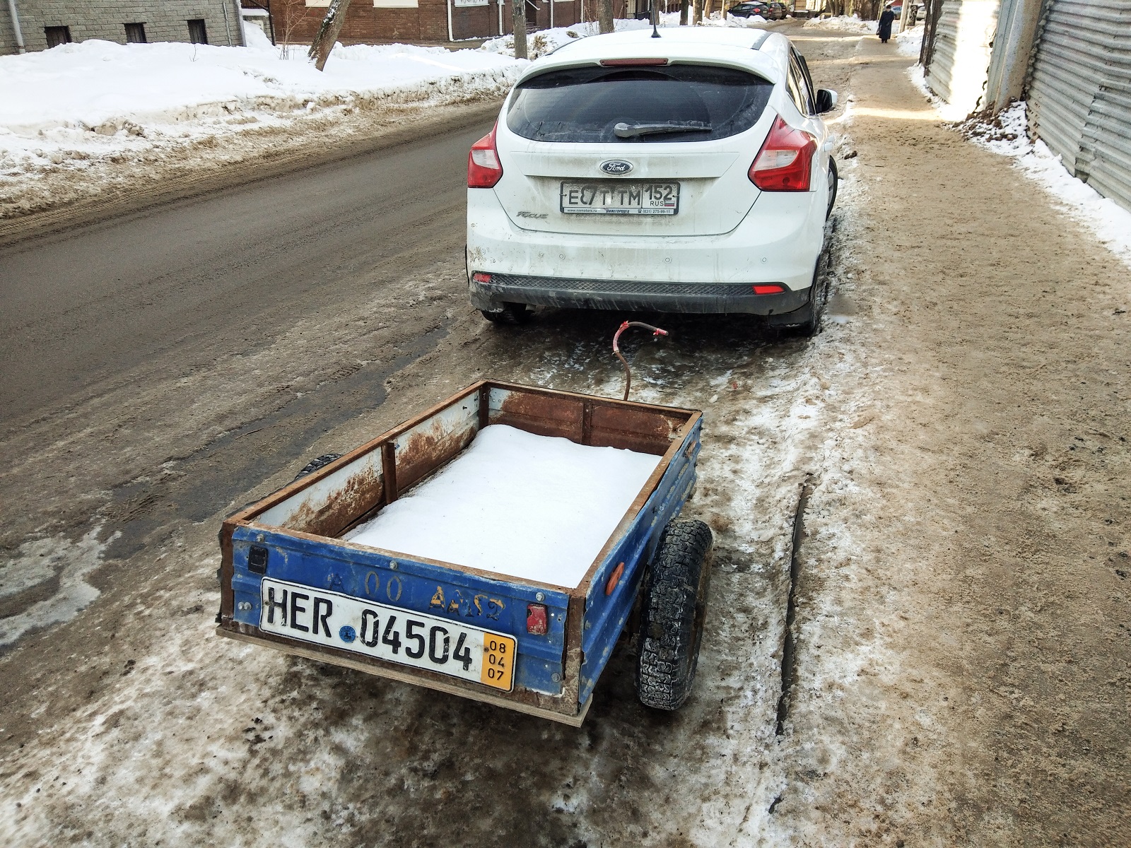 HER 04504, License plate without vehicle 