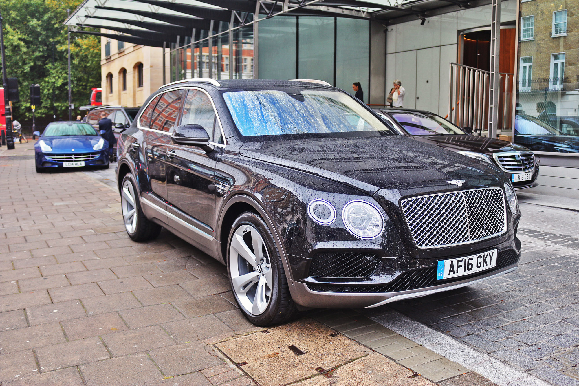 AF16GKY, Bentley Bentayga 1st gen (PL71), 2016–2020