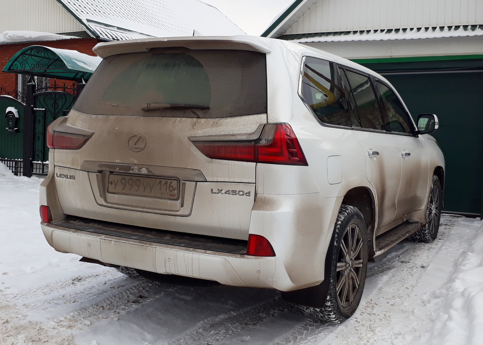 у 999 уу 116, Lexus LX 