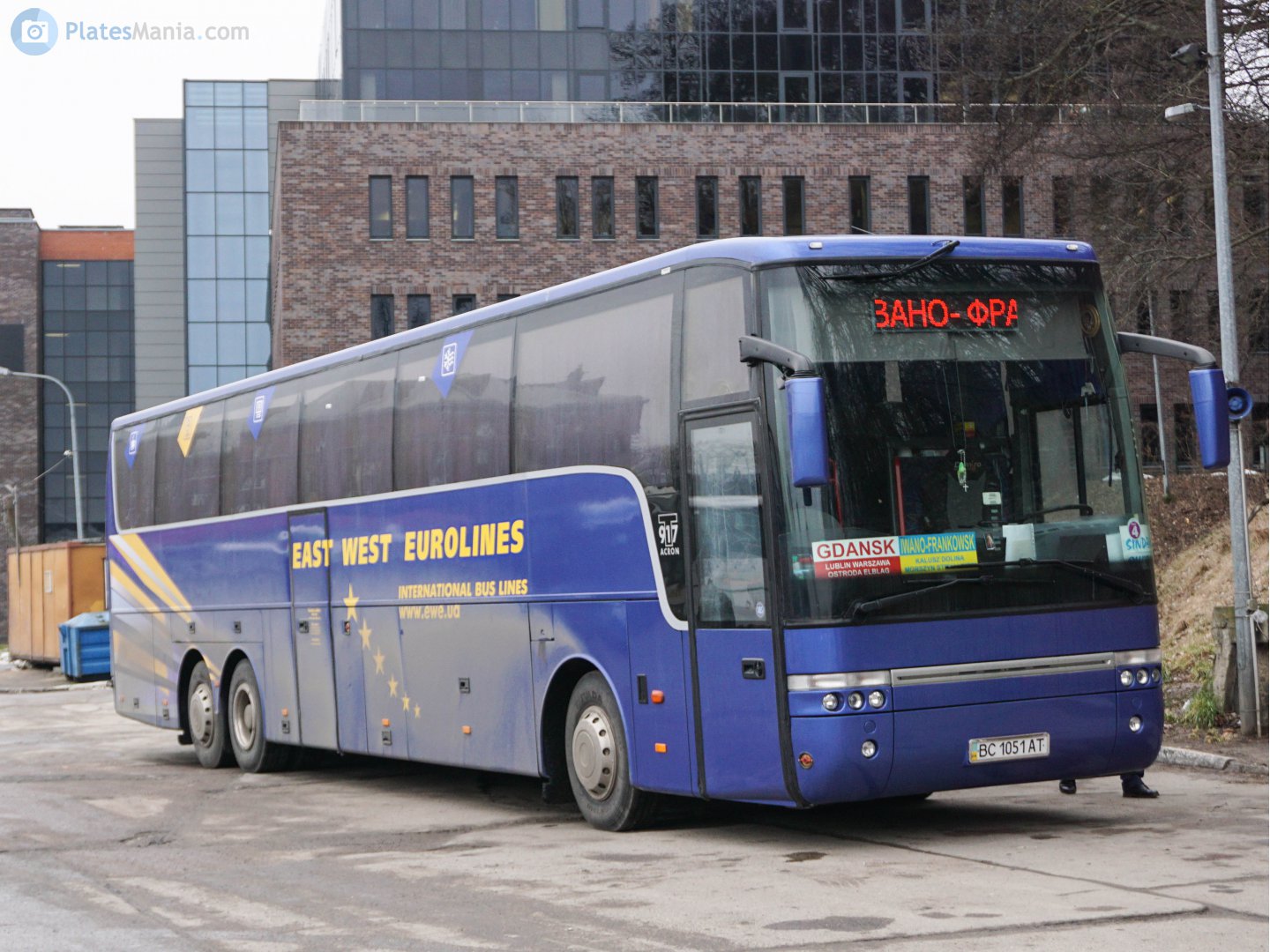 BC 1051 AT, Van Hool T917 