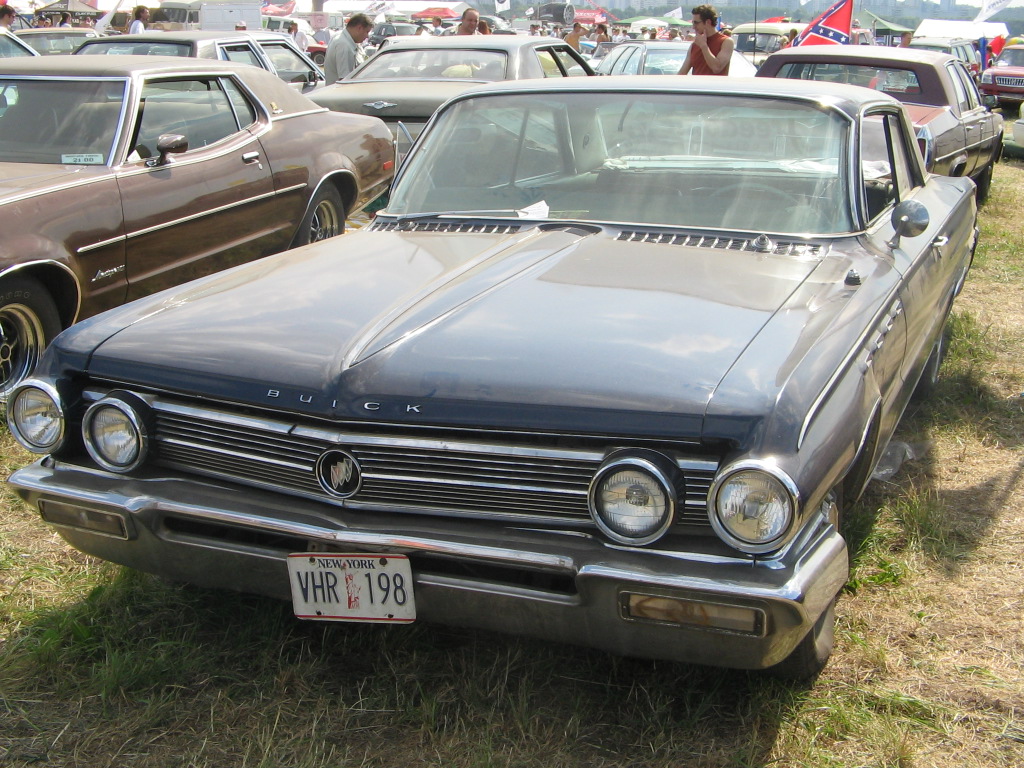 VHR 198, Buick Electra 2nd gen 1962 225 2-door Hardtop (4847; C-body), 1st facelift, 1961–1962