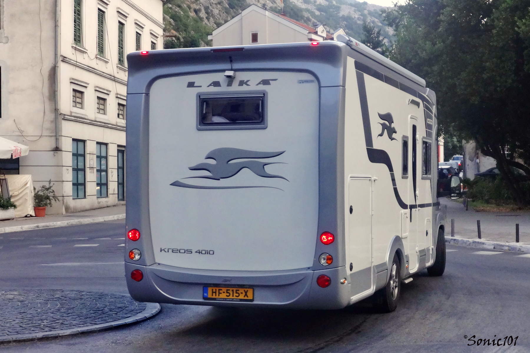 HF-515-X, Laika Kreos 