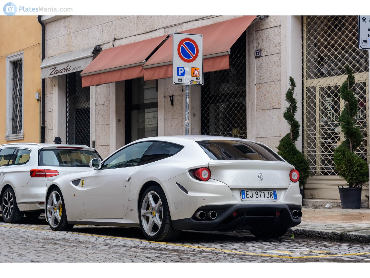EJ 871 JR, Ferrari FF 1st gen (F151), 2011–2016