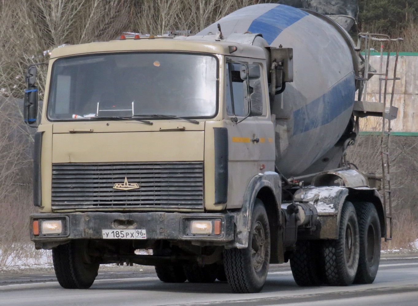 у 185 рх 96, MAZ 6303 