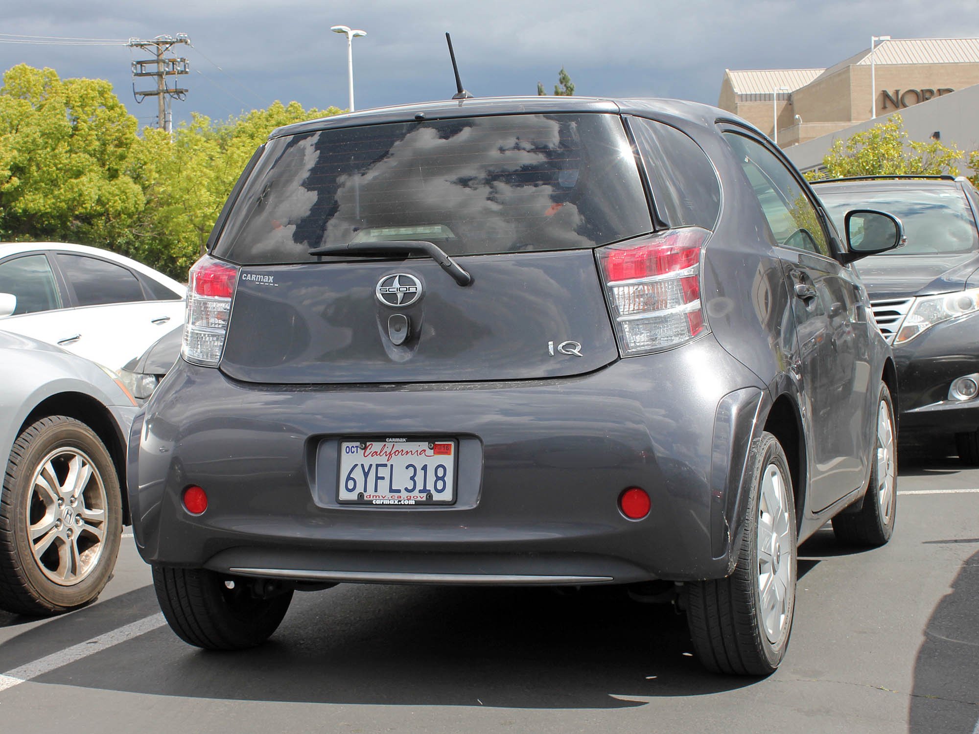 6YFL318, Scion iQ 1st gen (AJ10), 2011–2015