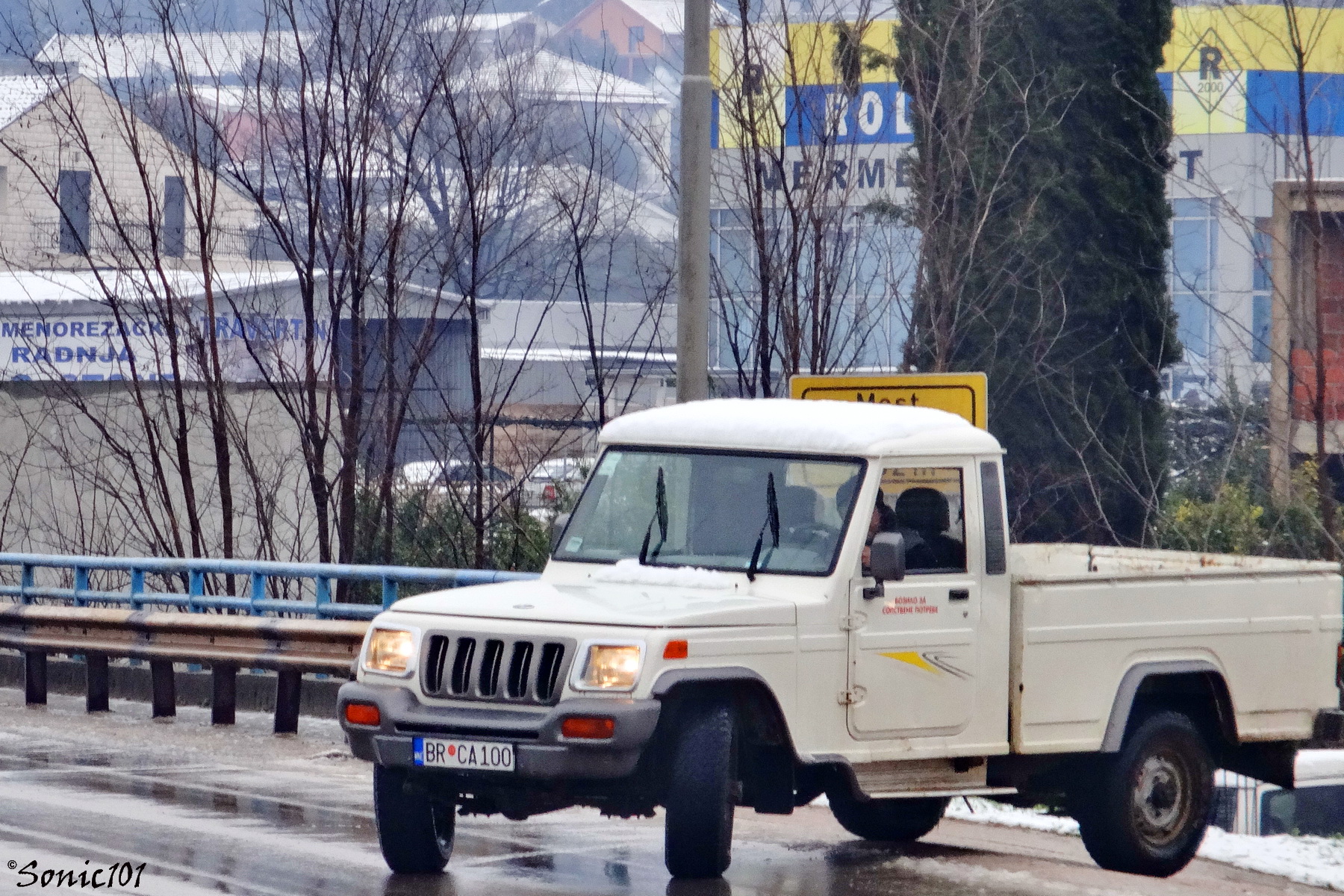 BR CA100, Mahindra Bolero 