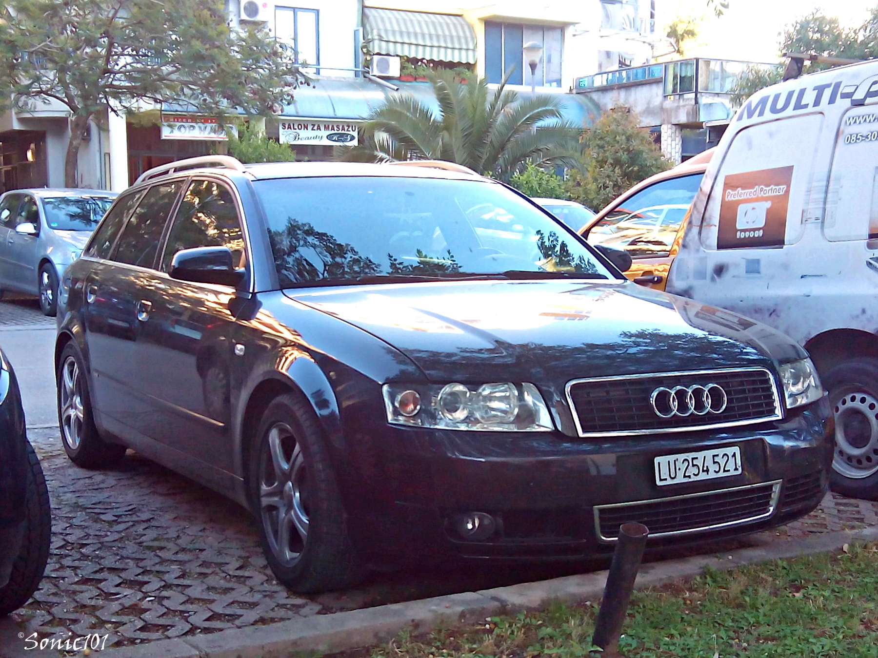 LU 254521, Audi A4 2nd gen Avant (B6/8E5), 2001–2004
