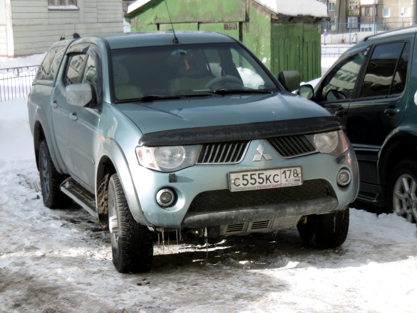 с 555 кс 178, Mitsubishi L200 