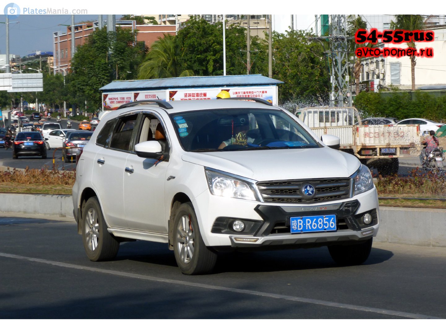 琼B·R6856, Venucia T70 