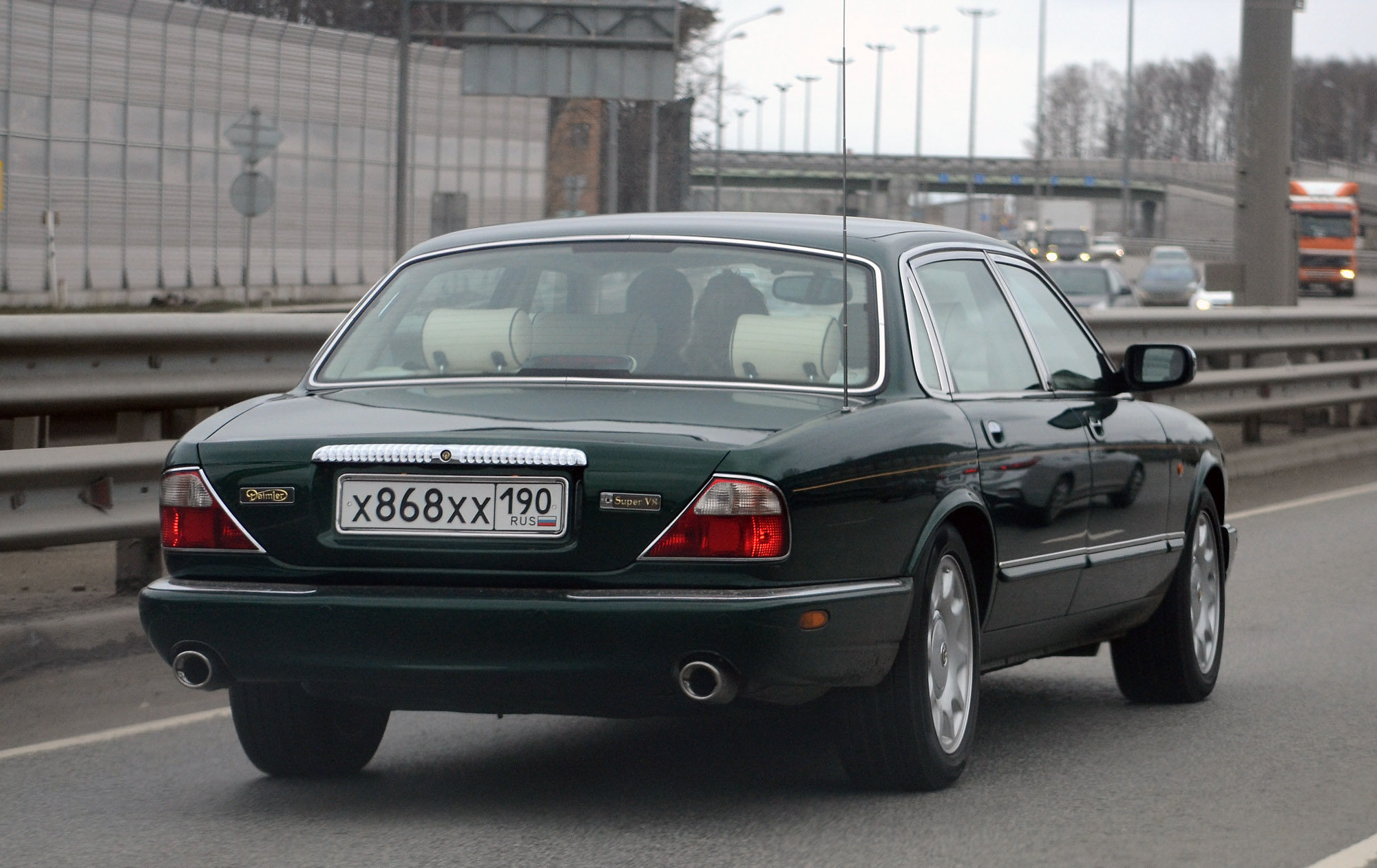 х 868 хх 190, Daimler Super V8 