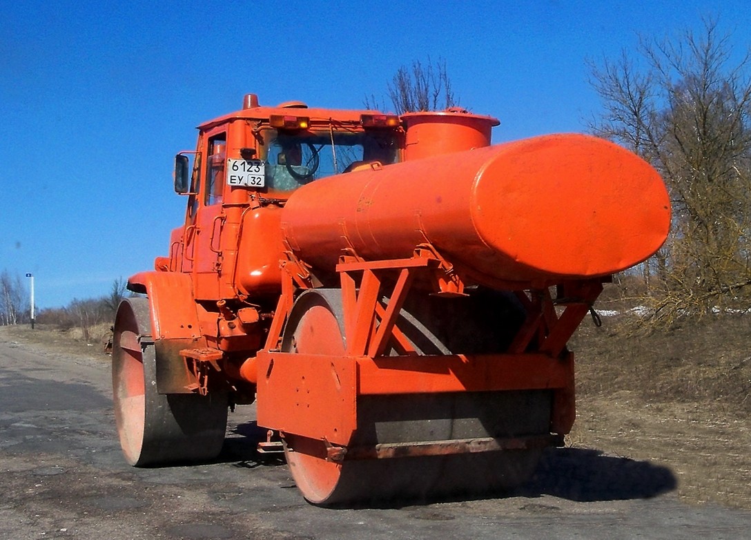 6123 еу 32, KhTZ Т-150К 