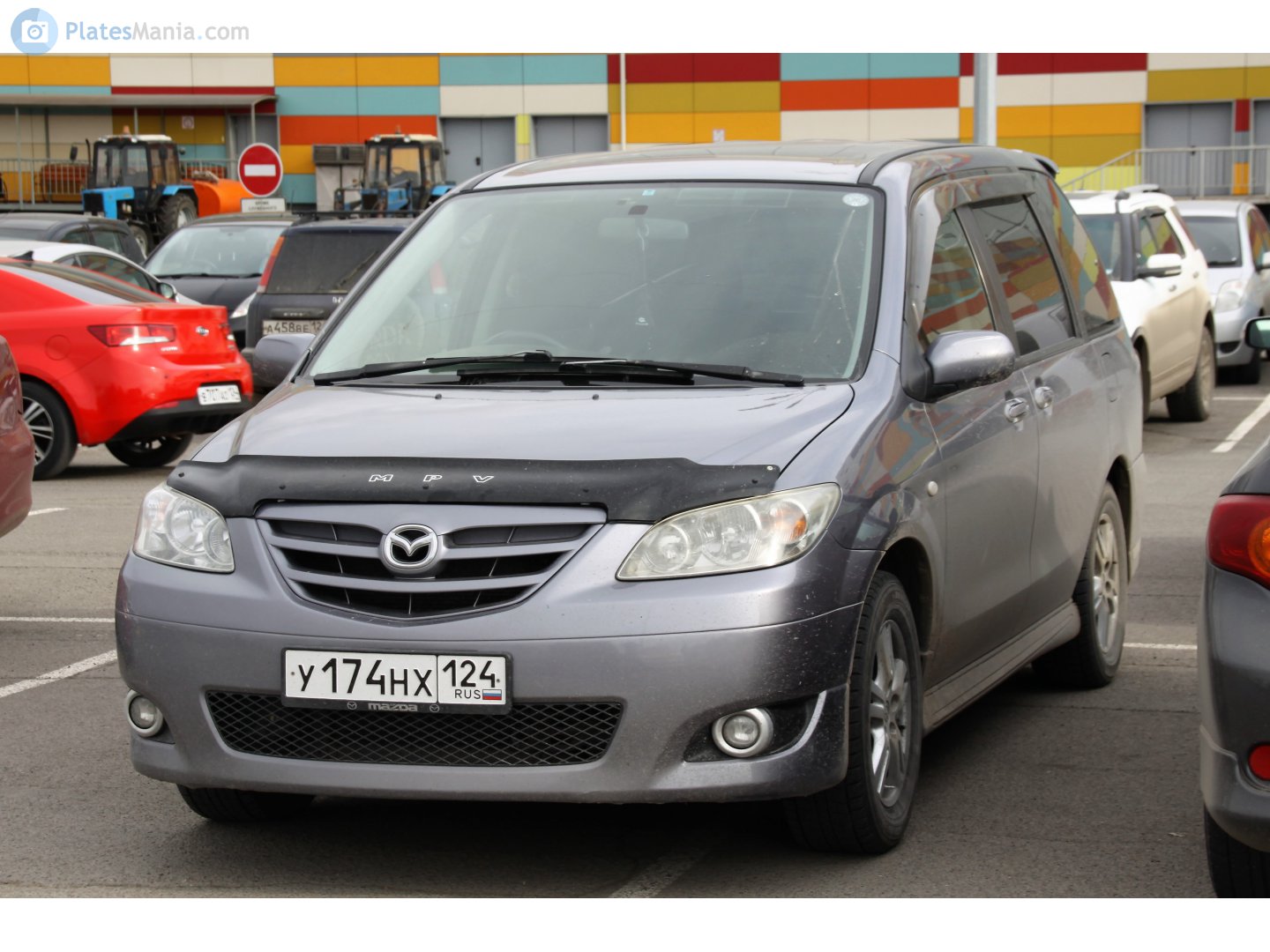 у 174 нх 124, Mazda MPV 2nd gen (LW), 1999–2006