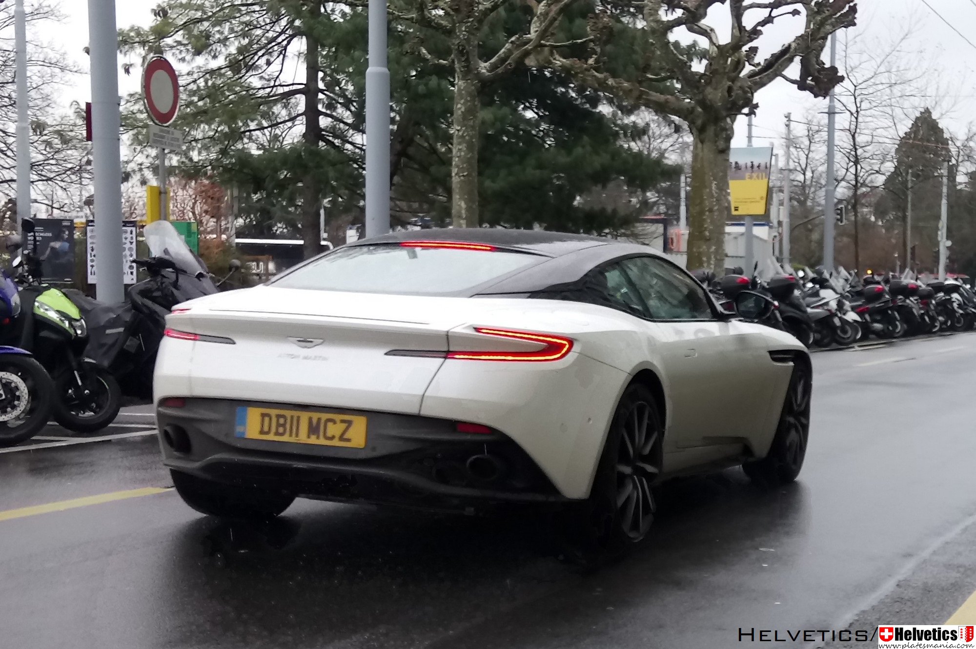 DB11MCZ, Aston Martin DB11 Coupé (AM5), 2016–2023