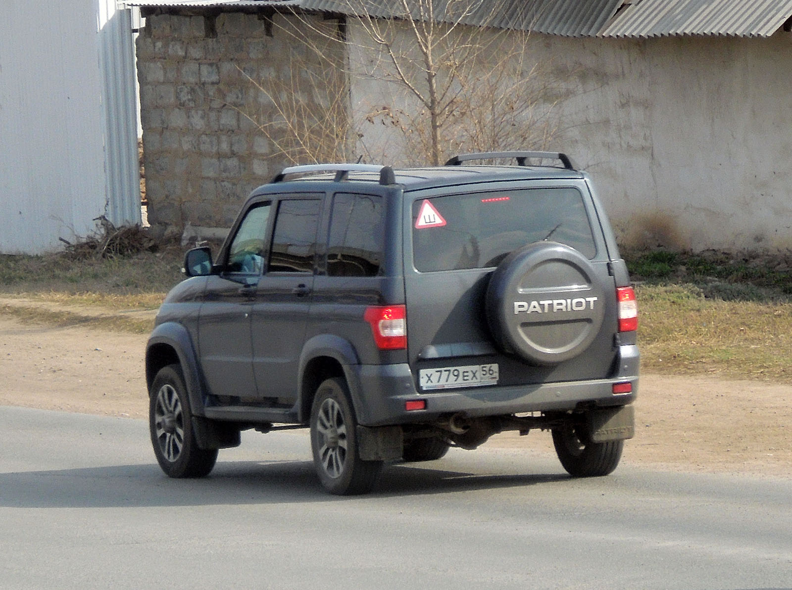 х 779 ех 56, UAZ 3163 Patriot 
