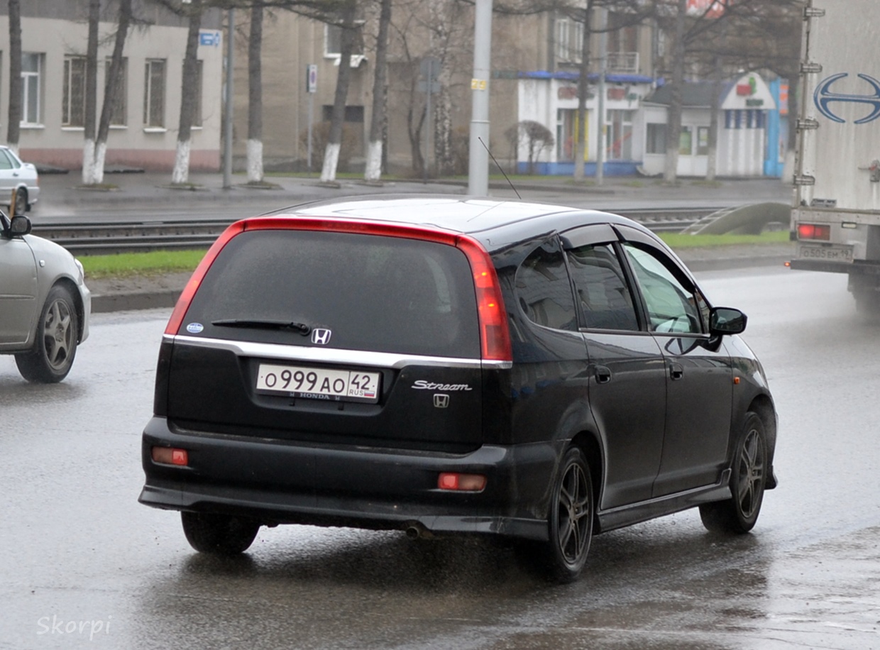 о 999 ао 42, Honda Stream 1st gen (RN1–RN5), 2000–2006