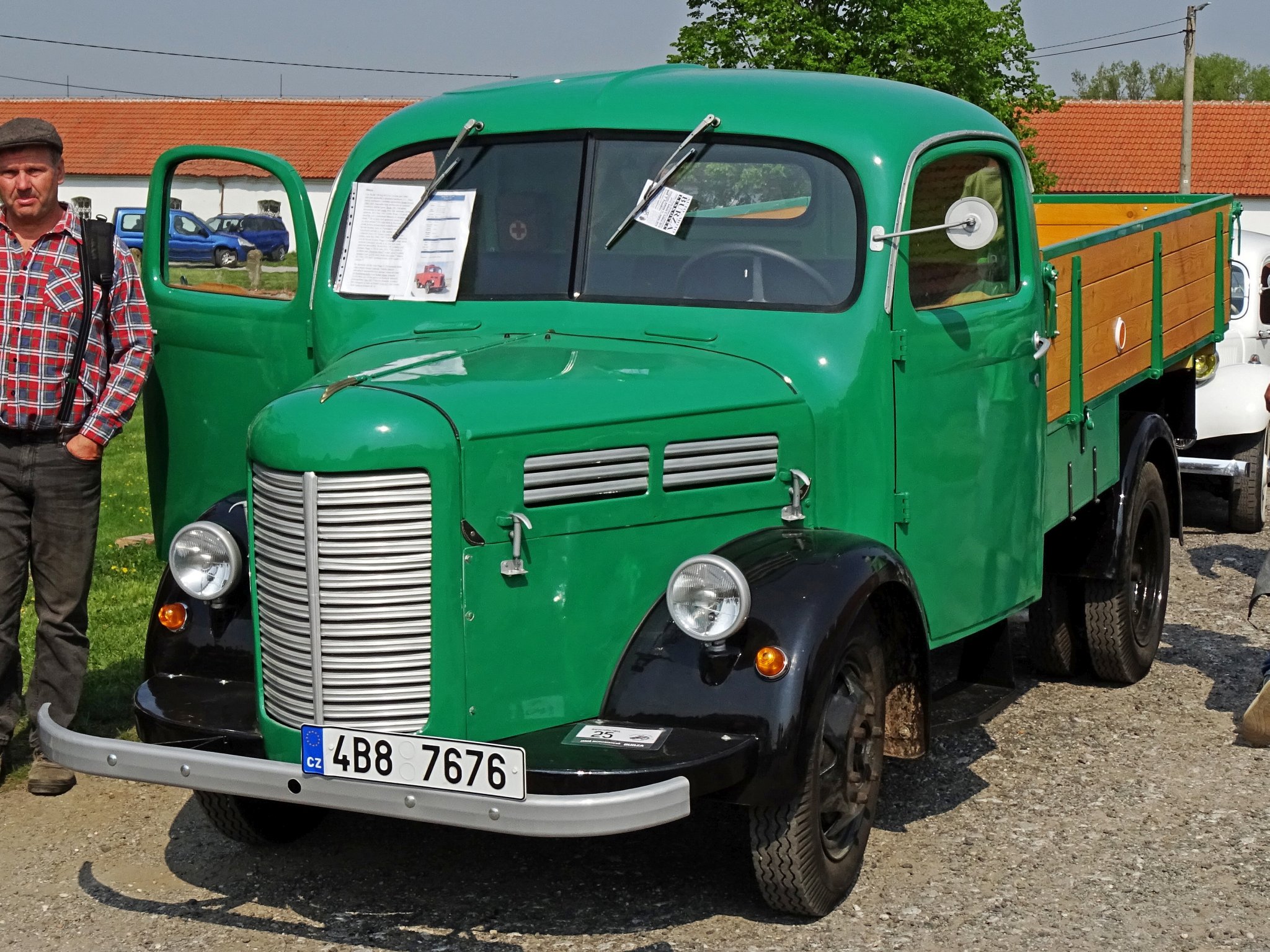 4B8 7676, Praga A150 