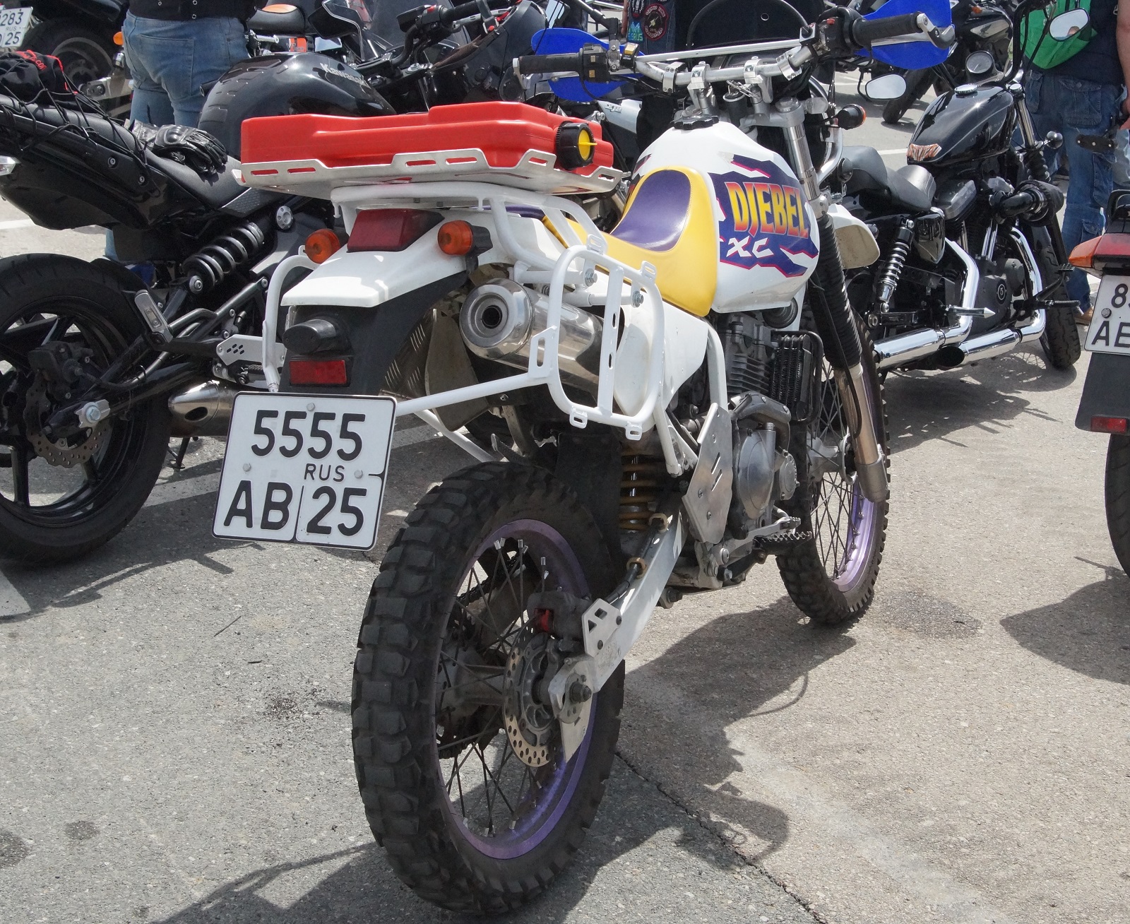 5555 ав 25, Suzuki DR Series 