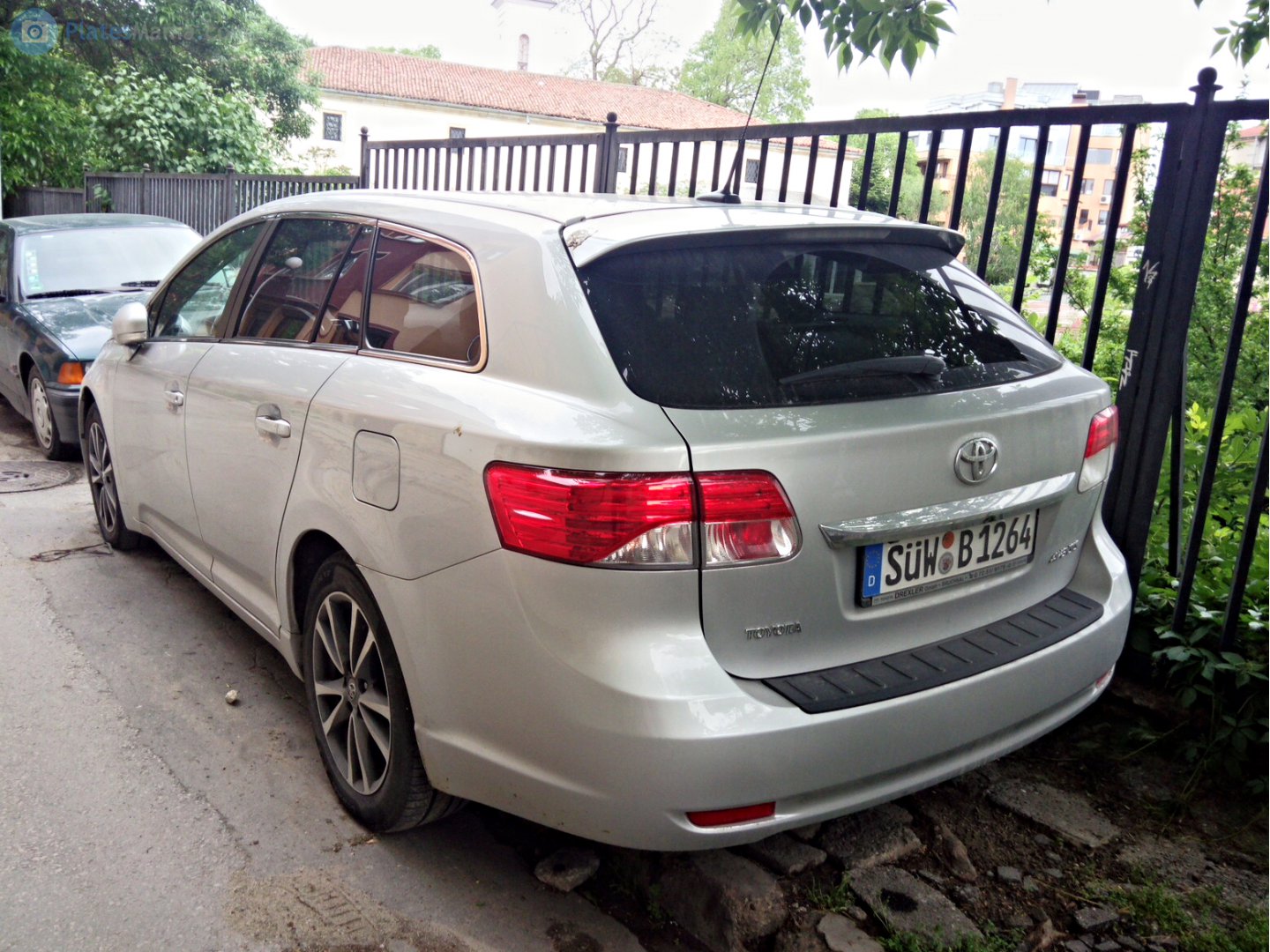 SÜW B 1264, Toyota Avensis 3rd gen Tourer (T270), 1st facelift, 2011–2015