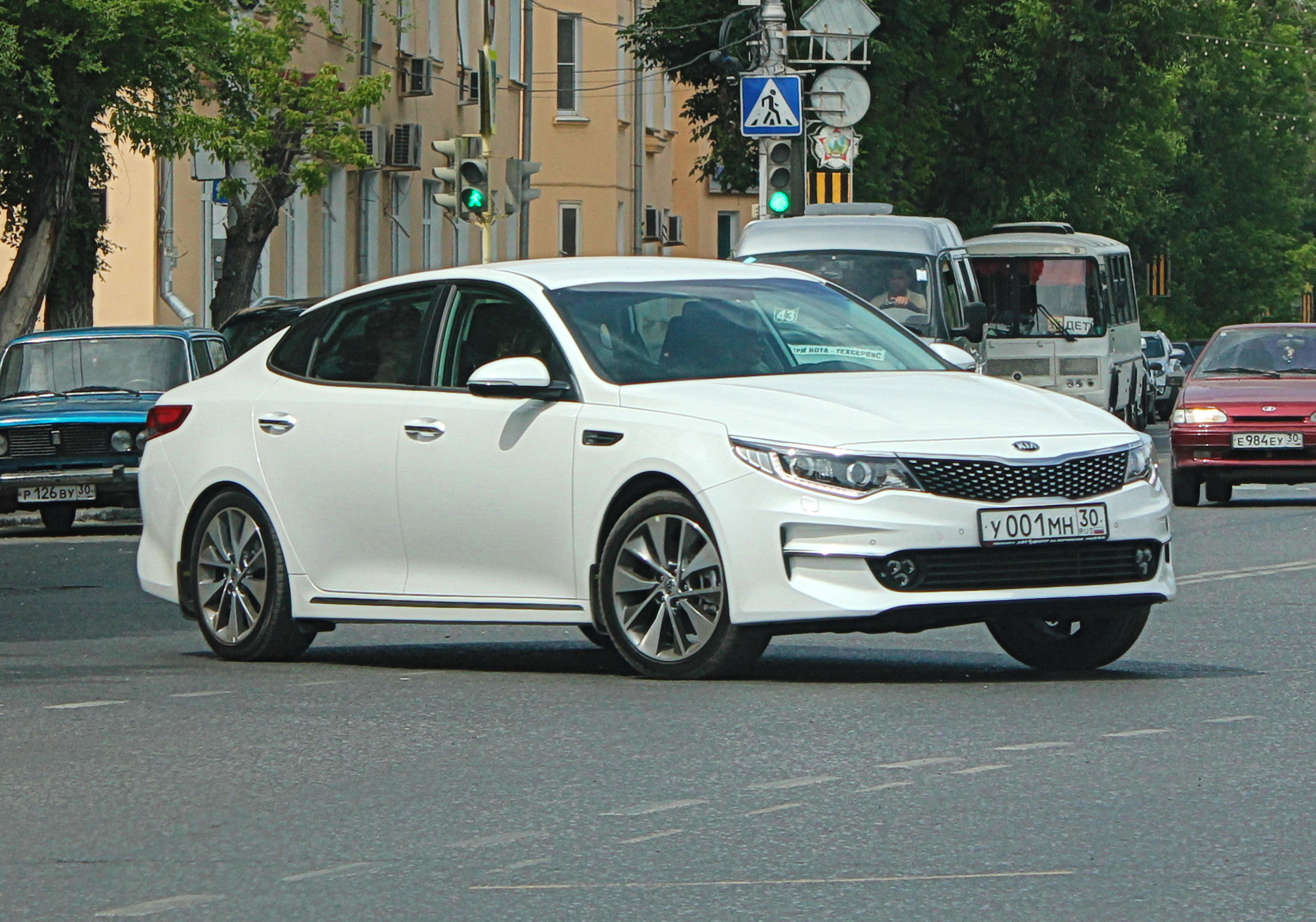 у 001 мн 30, Kia Optima 4th gen Sedan (JF), 2015–2020