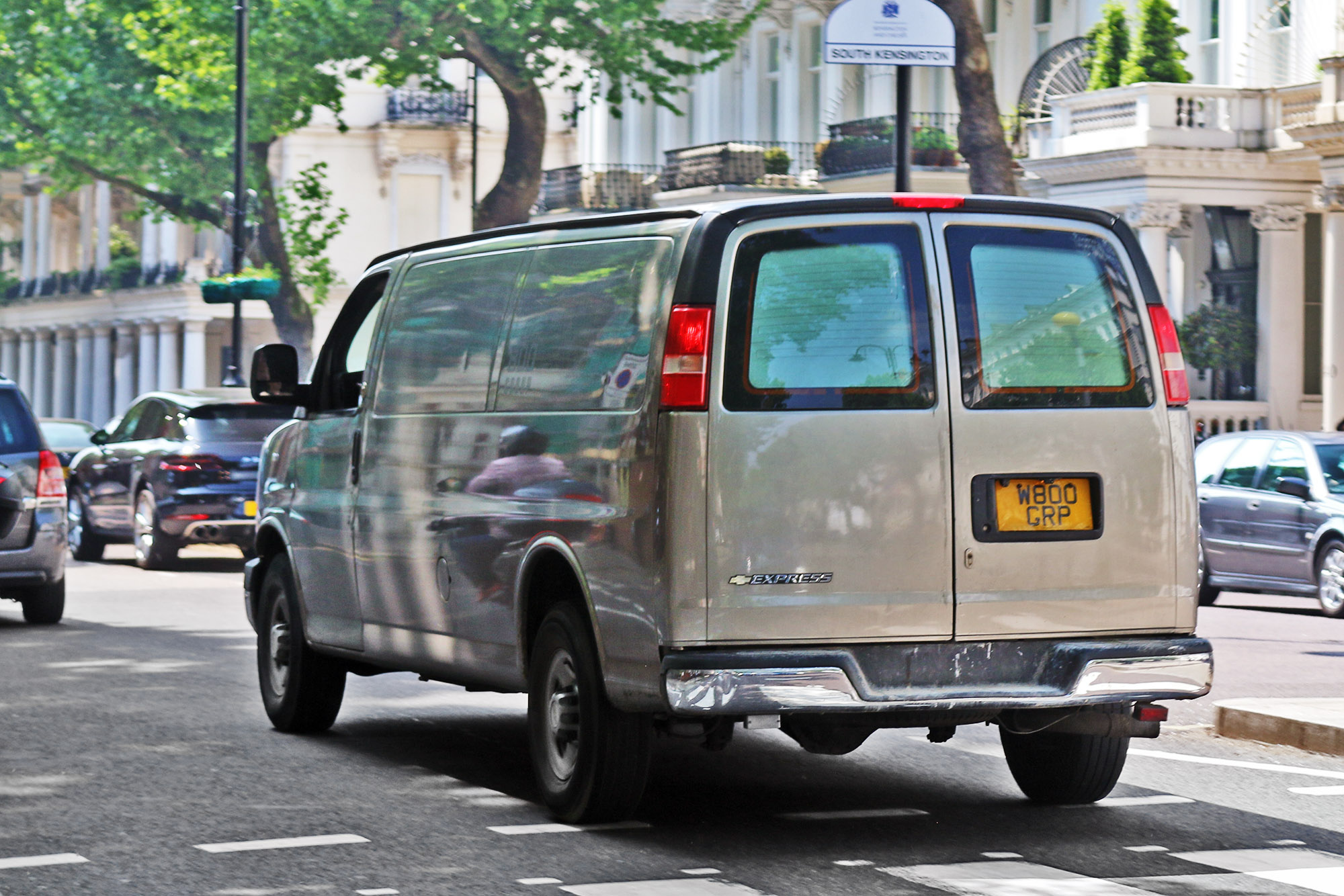 W800GRP, Chevrolet Express 1st gen (GMT610), facelift, 2002–