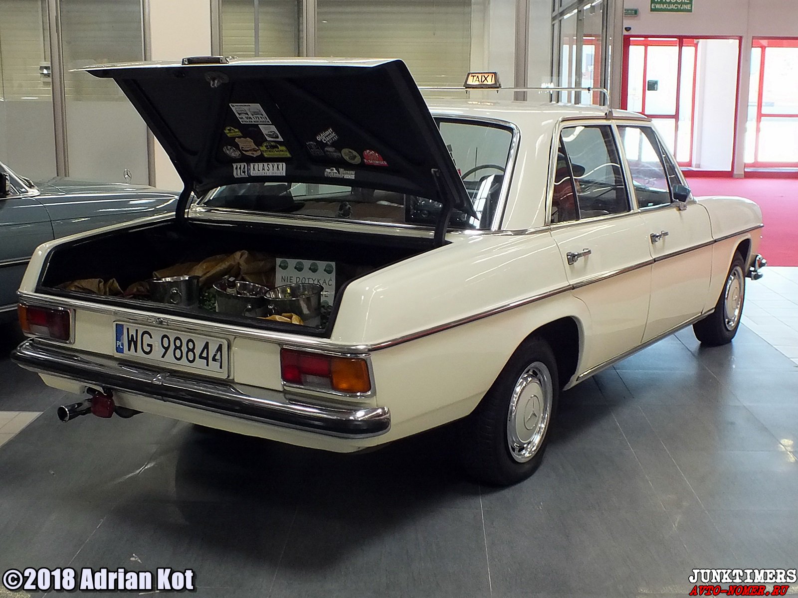 WG 98844, Mercedes-Benz E-Klasse 200–280 Sedan (W114/W115), 1967­–1976