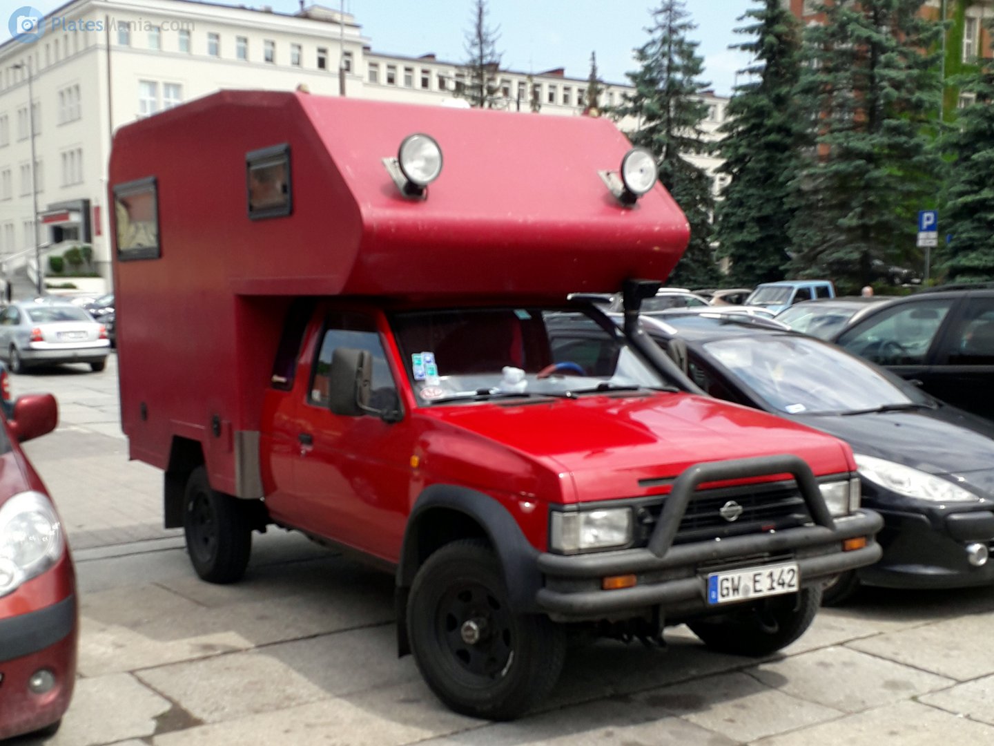 GW E 142, Nissan Pickup 