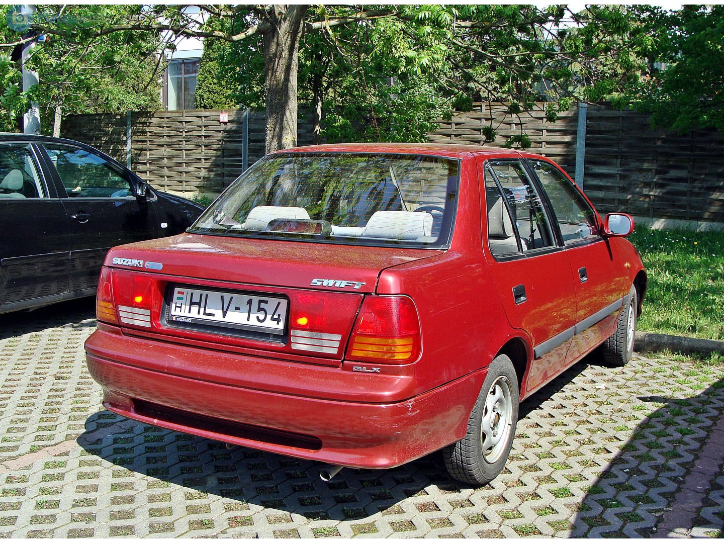 HLV-154, Suzuki Swift 2nd gen Sedan (SF), facelift, 1996–2004
