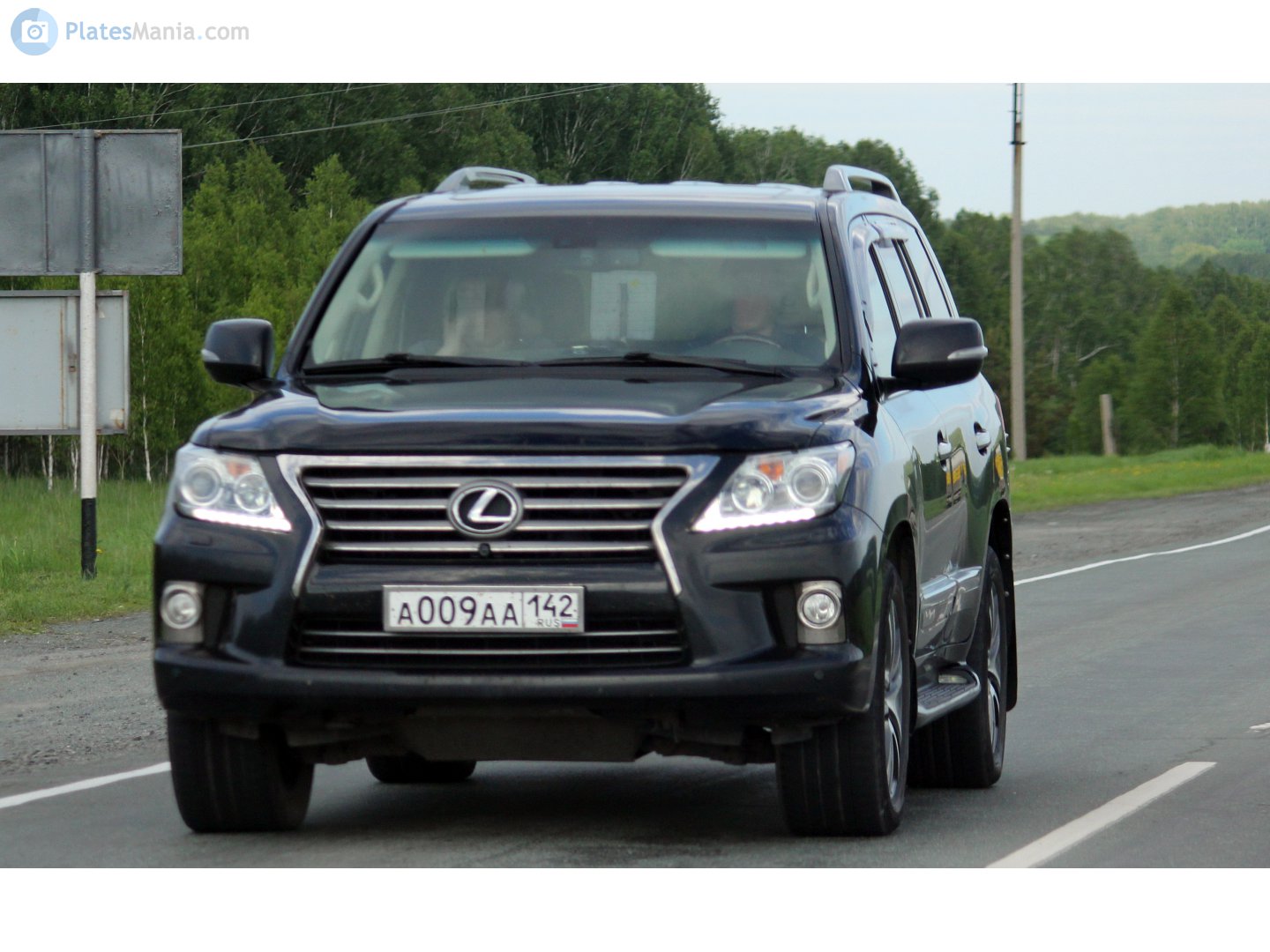 а 009 аа 142, Lexus LX 