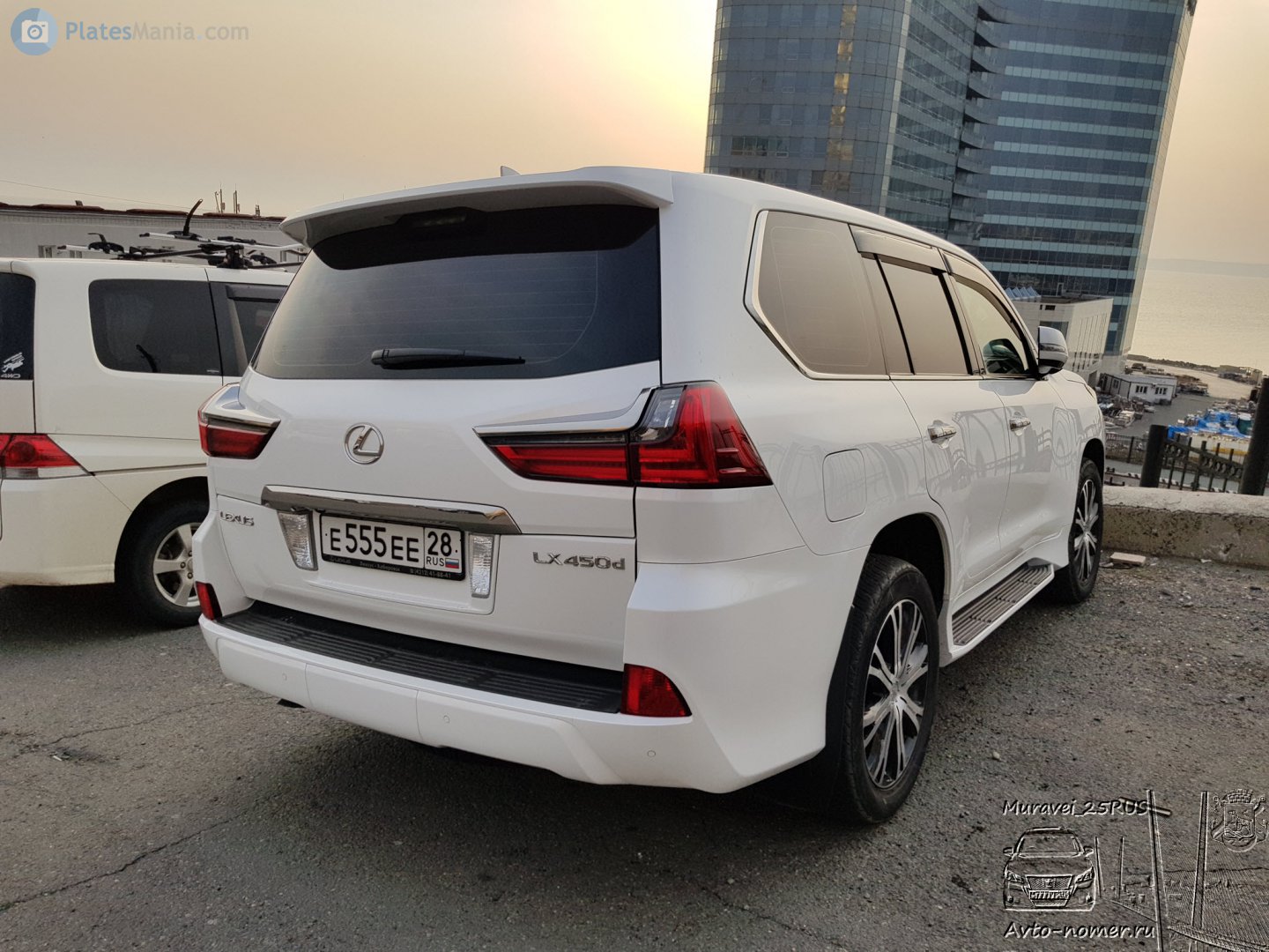 е 555 ее 28, Lexus LX 