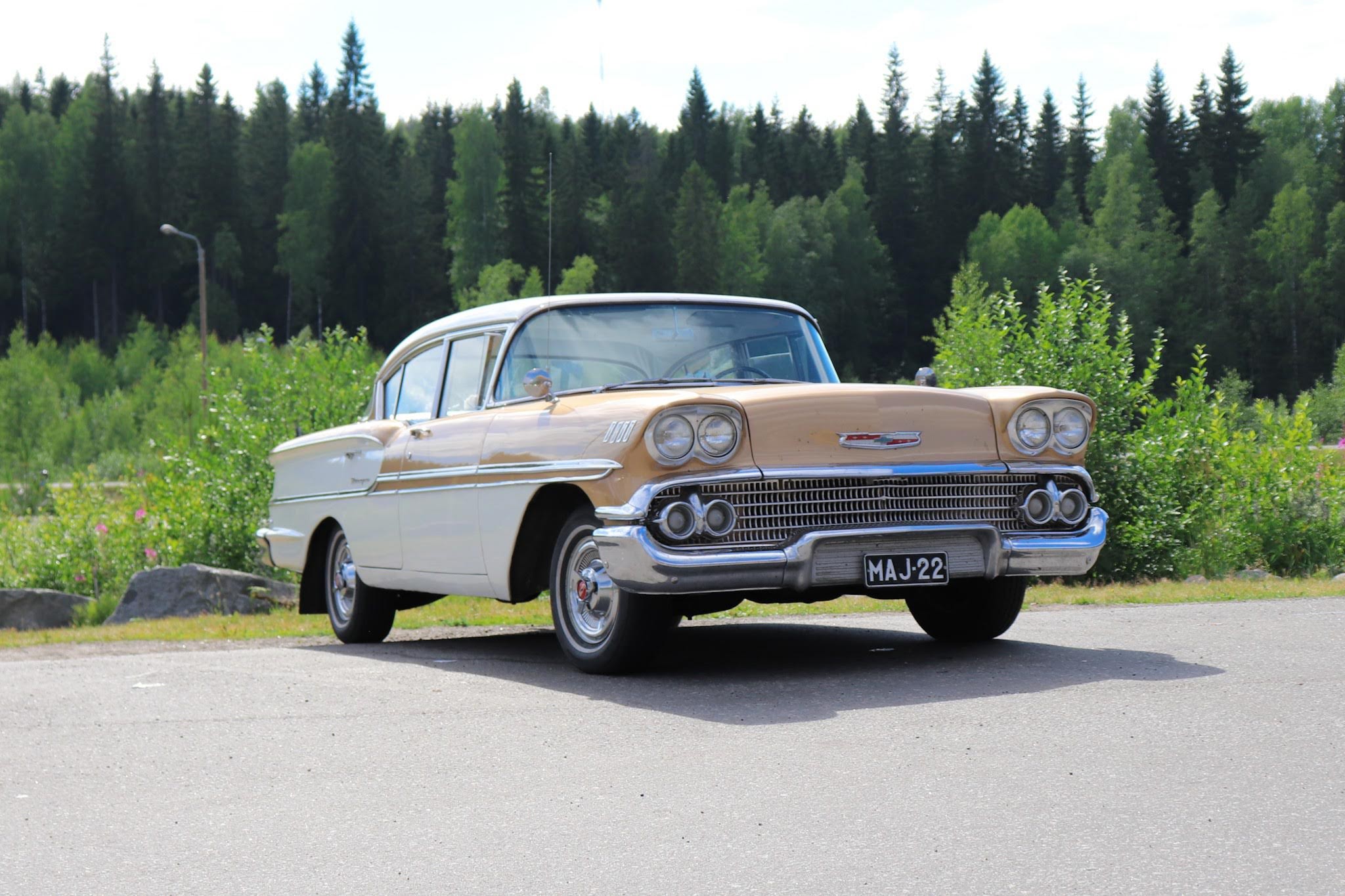 MAJ-22, Chevrolet Biscayne 1st gen 1958 4-door Sedan (1549/1649; B-body), 1957–1958