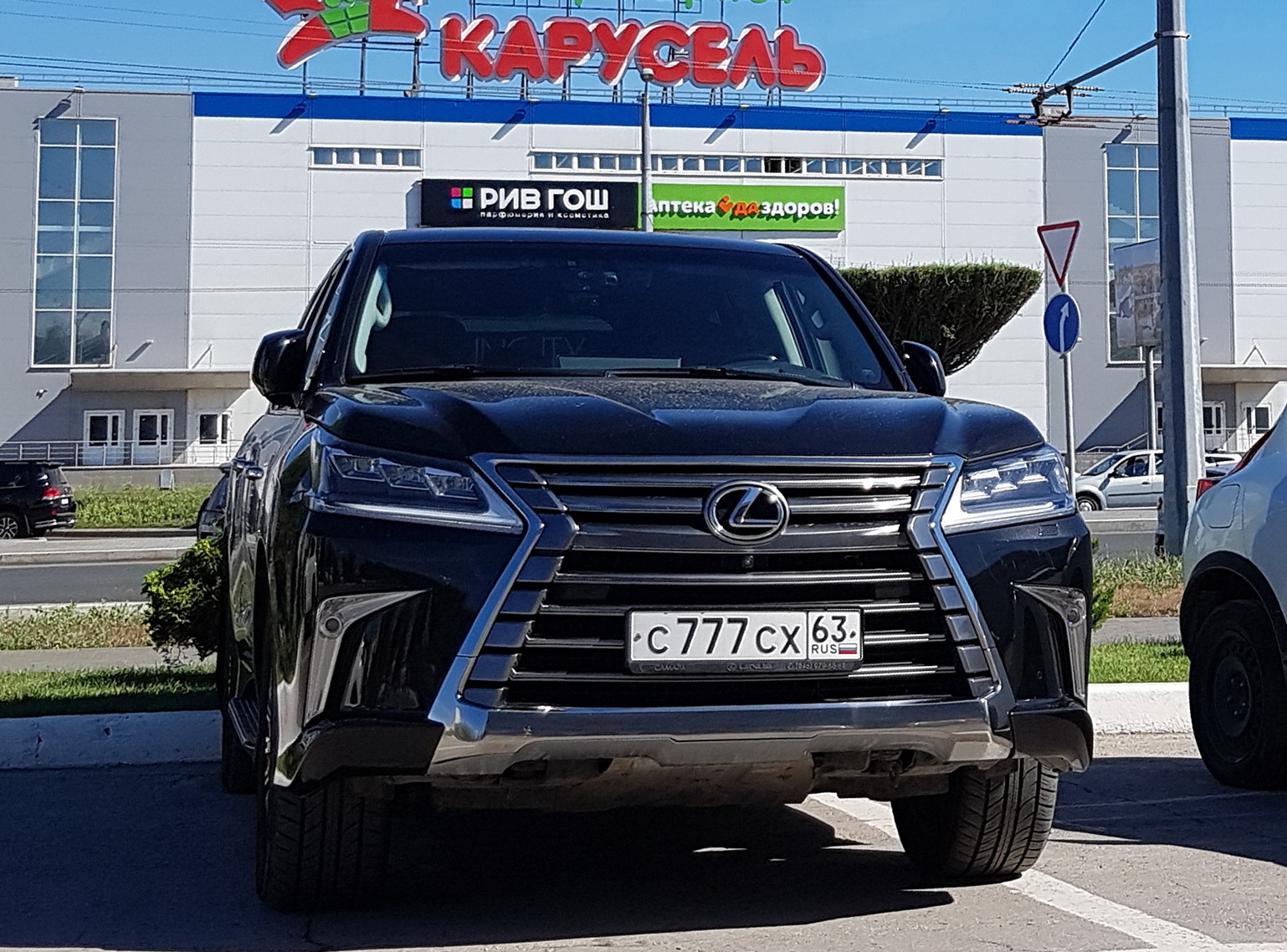 с 777 сх 63, Lexus LX 
